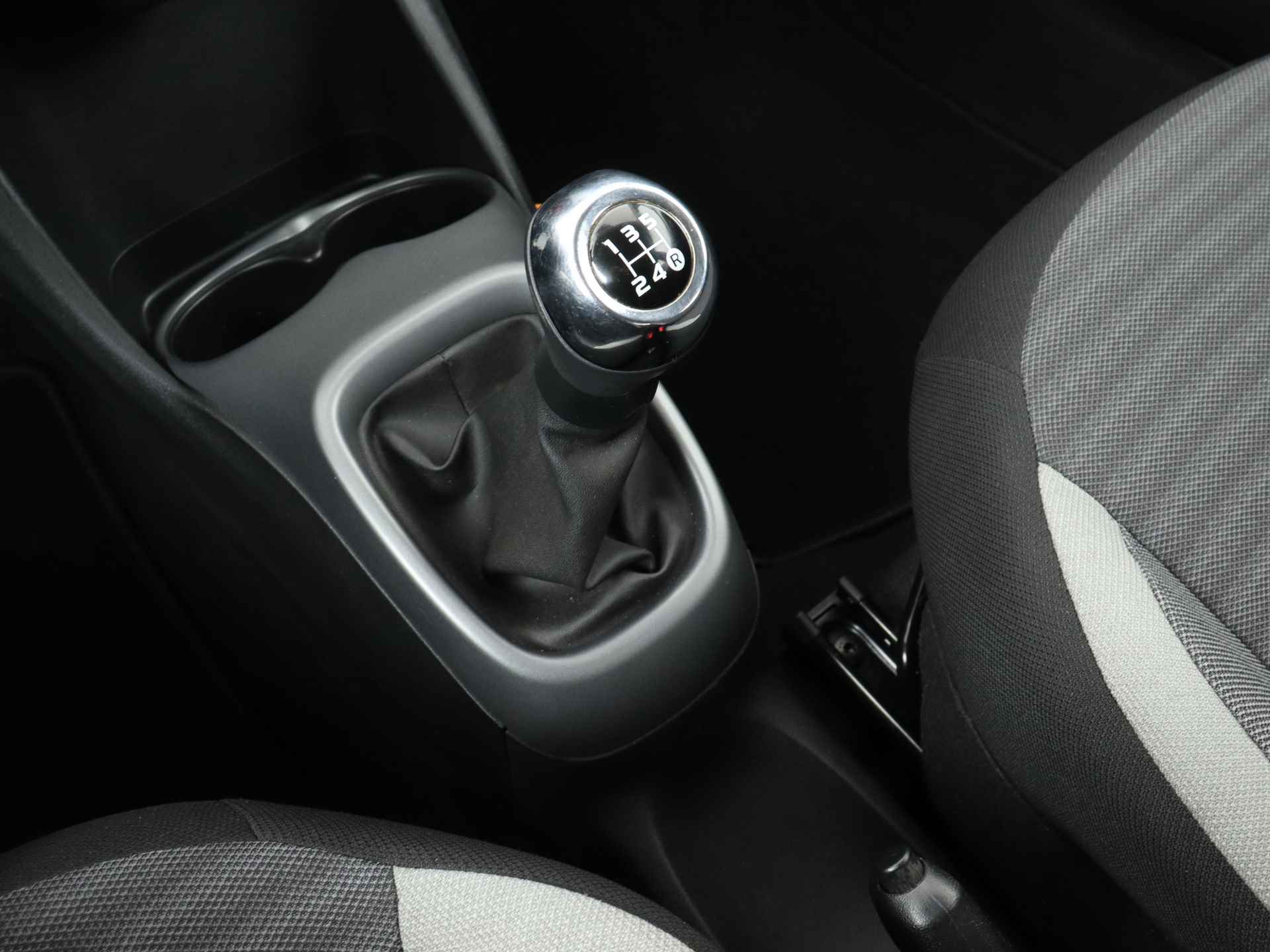 Toyota Aygo 1.0 VVT-i X-Joy | NL-Auto | Fabr Garantie t/m 11-2028 mogelijk! - 13/42