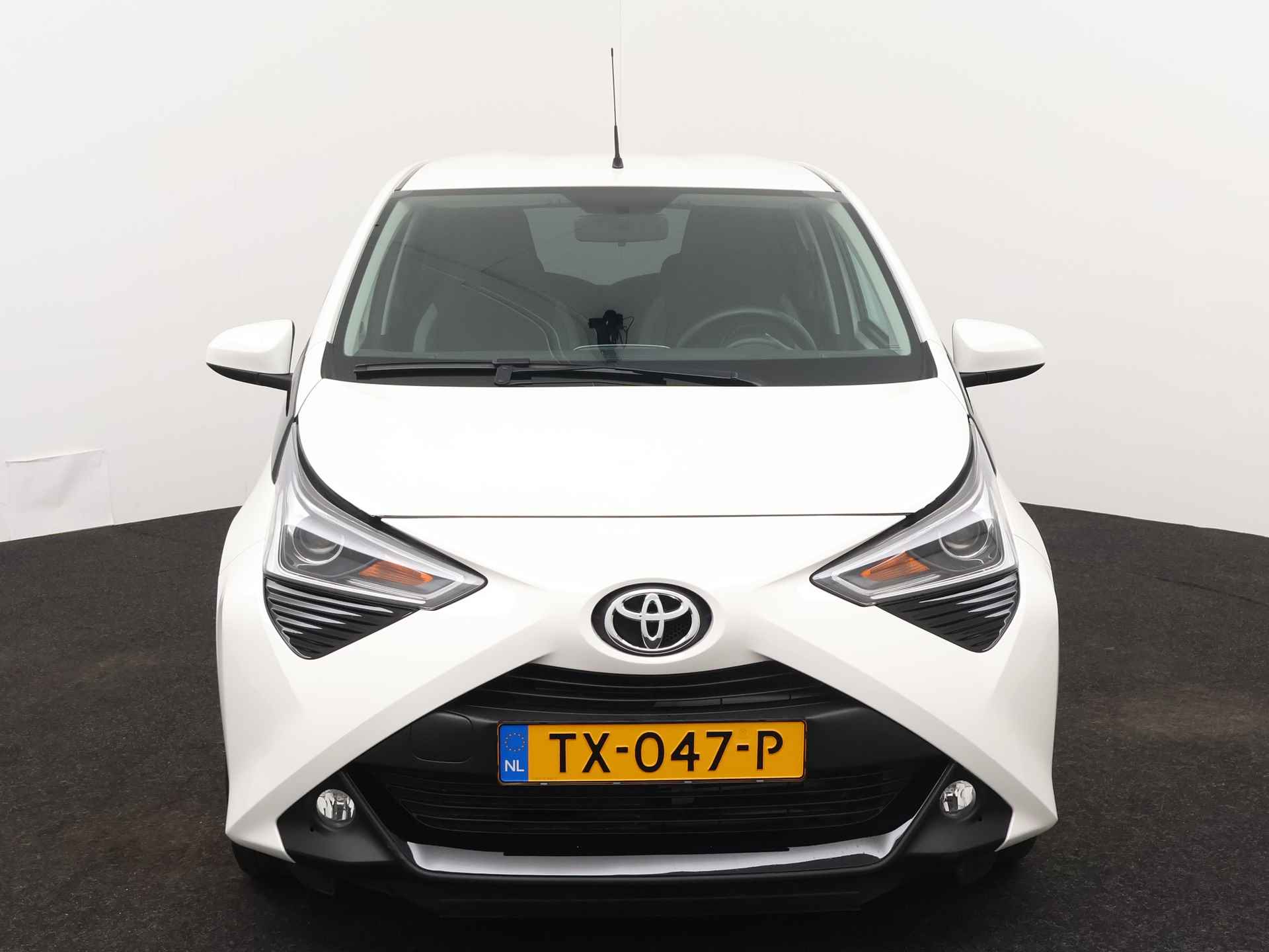 Toyota Aygo 1.0 VVT-i X-Joy | NL-Auto | Fabr Garantie t/m 11-2028 mogelijk! - 28/42