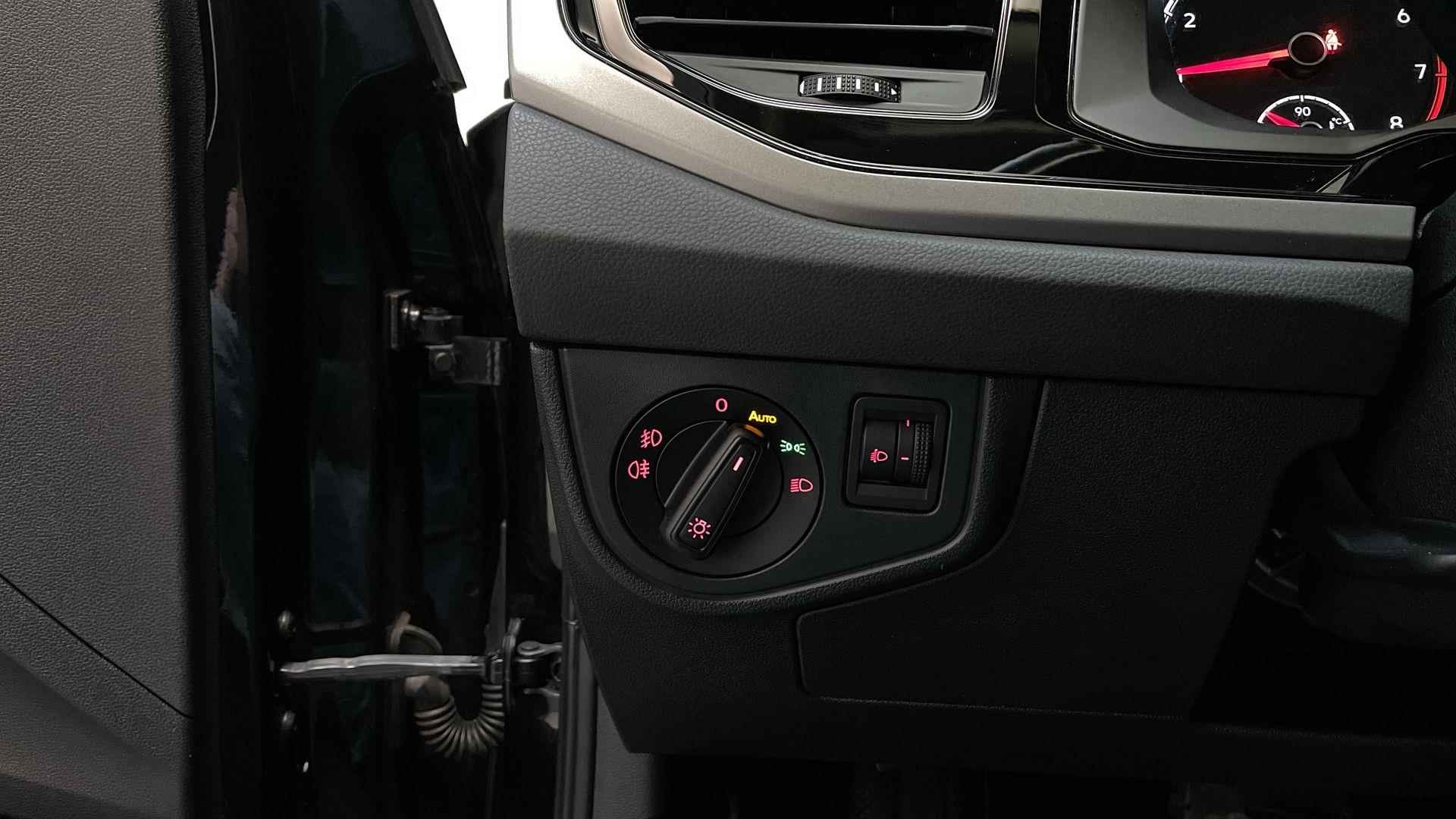 Volkswagen Polo 1.0 TSI DSG Comfortline Business Parkeersensoren Climate Control Navigatie - 22/26