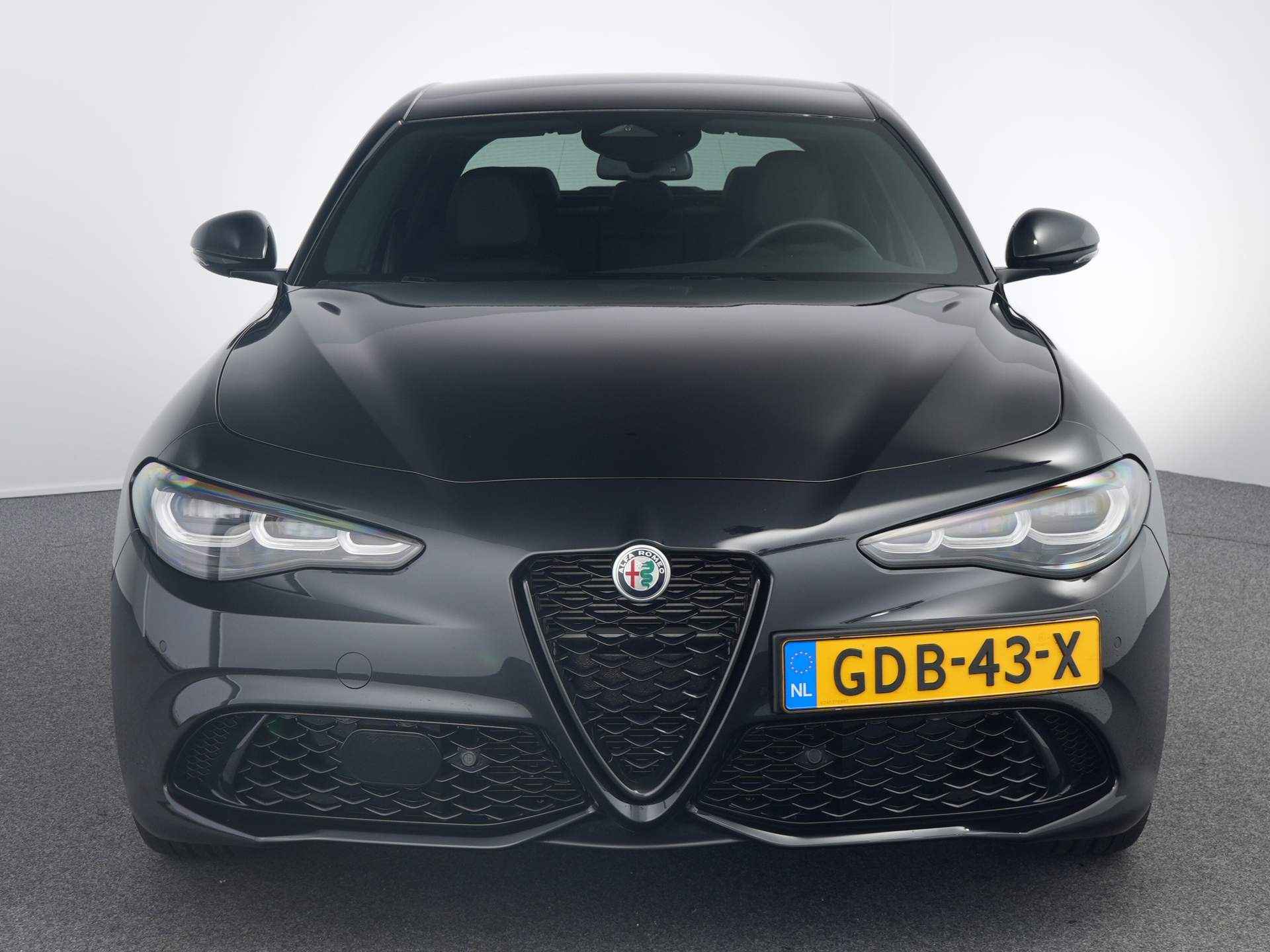 Alfa Romeo Giulia 2.0 T GME AWD Veloce | Adaptieve Cruise | Actief onderstel Leder | Elek. stoelen incl. geheugen | Navi | Clima | - 6/33