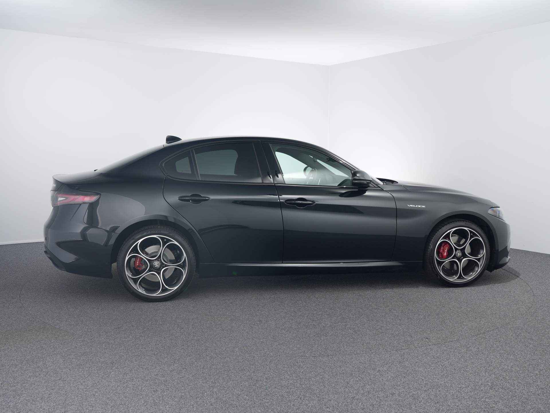 Alfa Romeo Giulia 2.0 T GME AWD Veloce | Adaptieve Cruise | Actief onderstel Leder | Elek. stoelen incl. geheugen | Navi | Clima | - 15/33