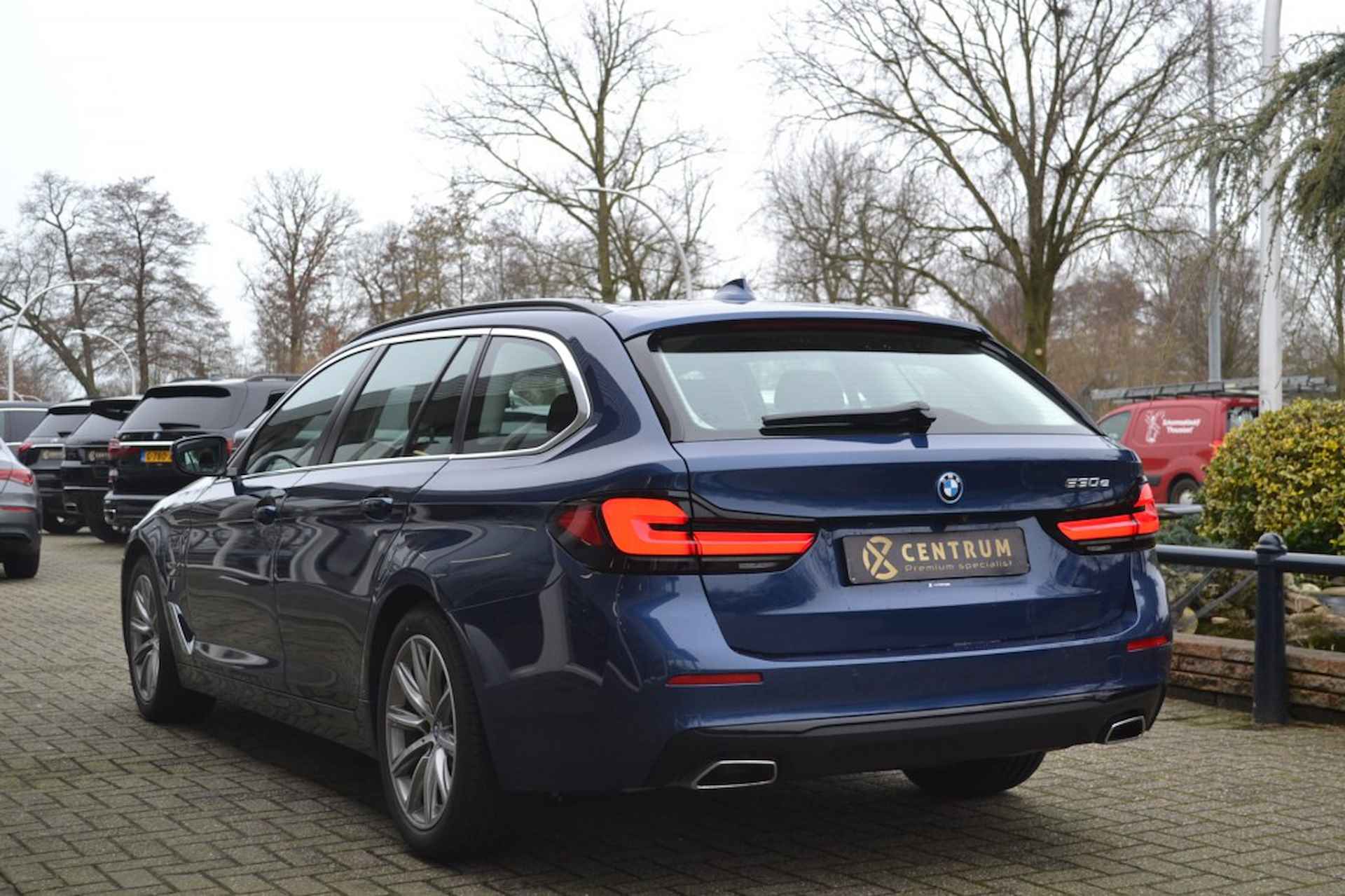 BMW 5-serie 530e Touring - Head Up - Driving Assistant - 4/13