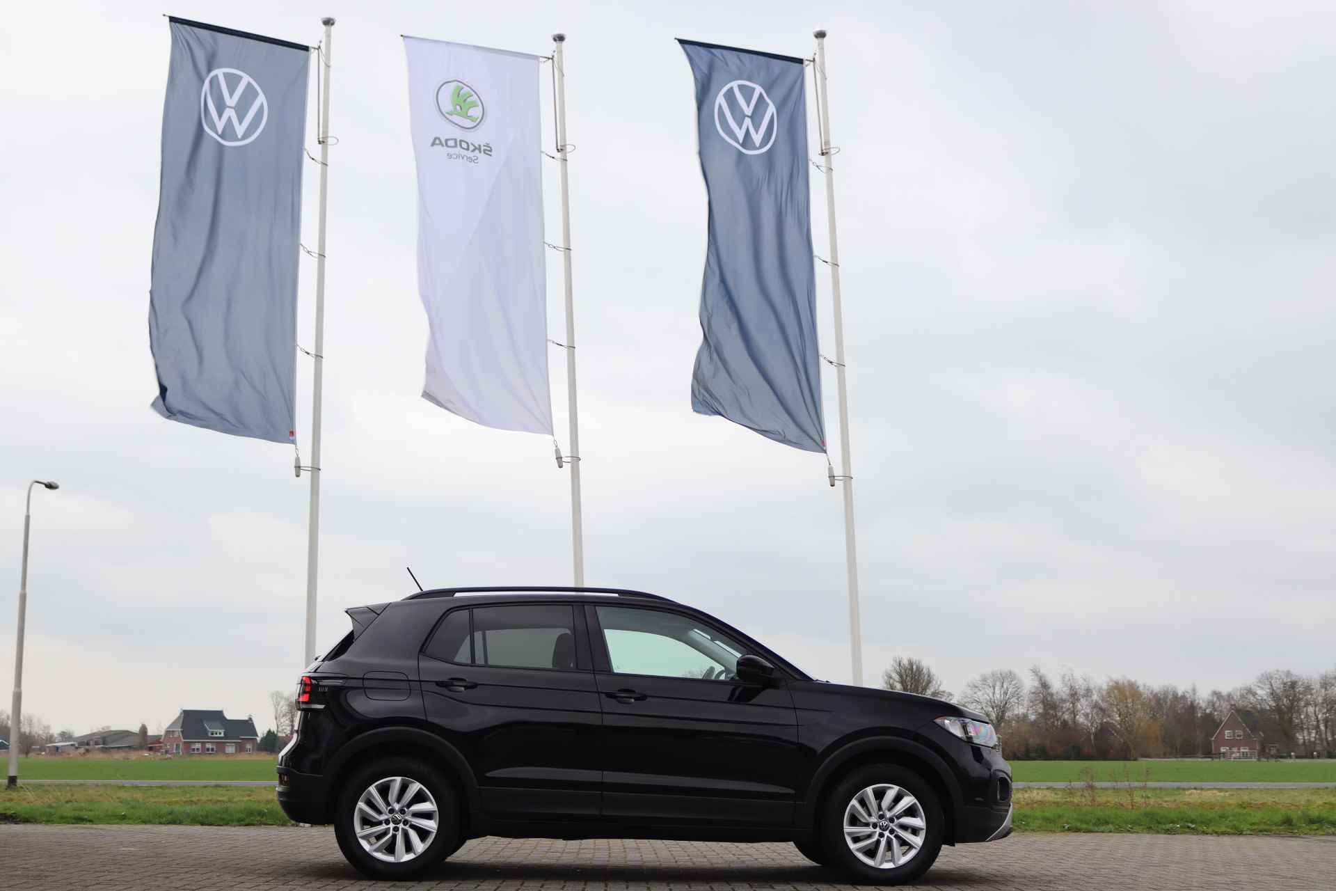 Volkswagen T-Cross 1.0 TSI 95 pk Life | App-connect  | PDC voor & achter | 16" LM | Adaptive Cruise - 2/38