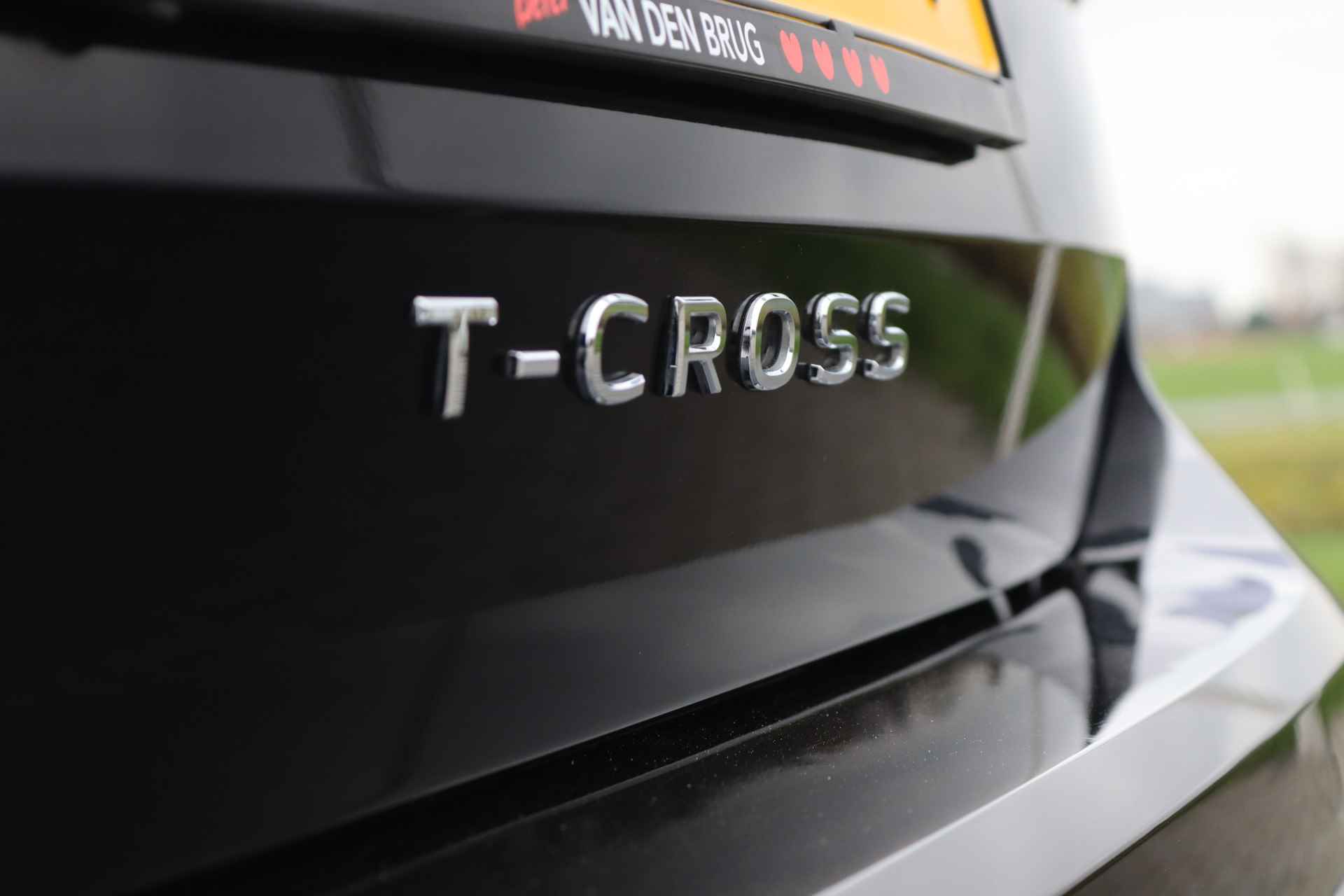 Volkswagen T-Cross 1.0 TSI 95 pk Life | App-connect  | PDC voor & achter | 16" LM | Adaptive Cruise - 12/38