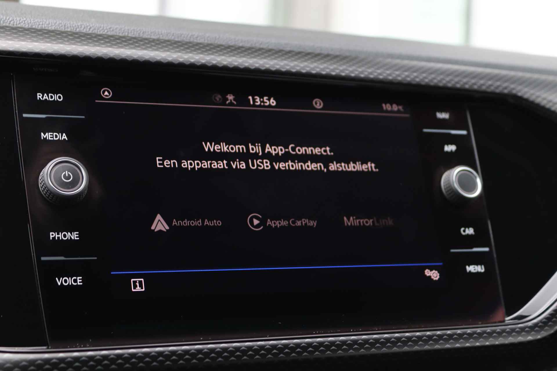 Volkswagen T-Cross 1.0 TSI 95pk Life | App-connect  | PDC voor & achter | 16" LM | Adaptive Cruise - 26/38