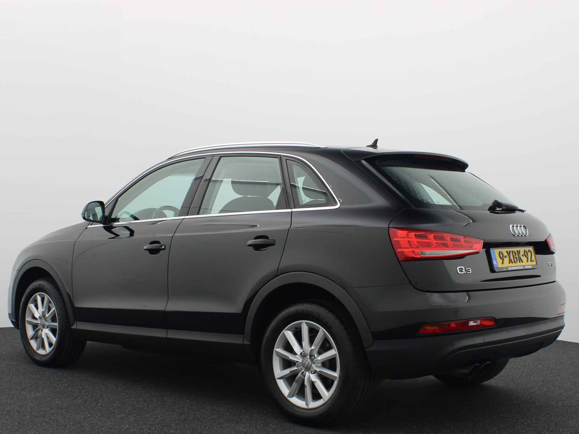 Audi Q3 1.4 TFSI Pro Line PDC / CRUISE / NAVI / CLIMA / 1E EIG / BLUETOOTH / MISTLAMPEN / CHROME / LMV / ARMSTEUN . - 4/46