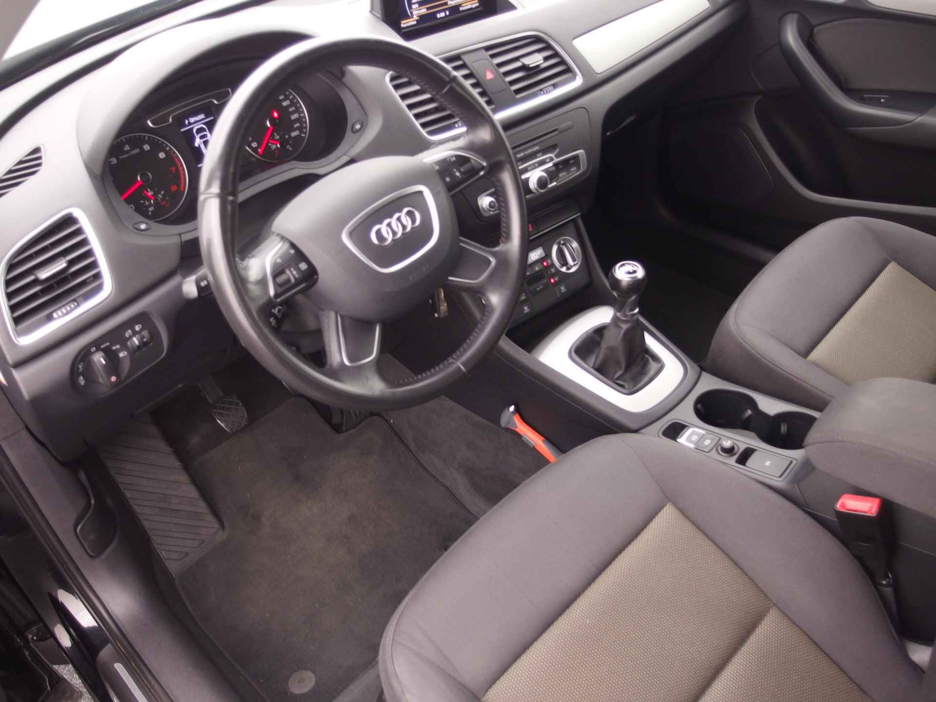 Audi Q3 1.4 TFSI Pro Line PDC / CRUISE / NAVI / CLIMA / 1E EIG / BLUETOOTH / MISTLAMPEN / CHROME / LMV / ARMSTEUN . - 9/46