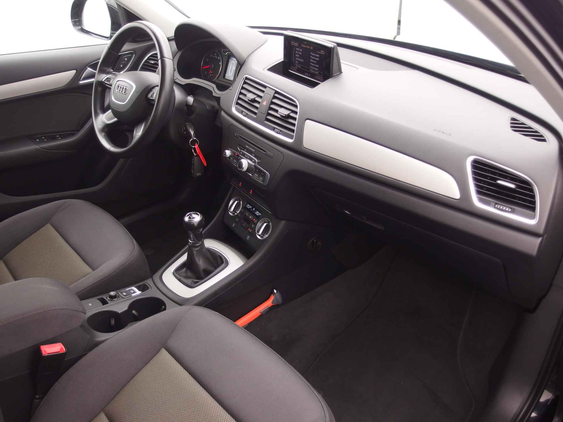 Audi Q3 1.4 TFSI Pro Line PDC / CRUISE / NAVI / CLIMA / 1E EIG / BLUETOOTH / MISTLAMPEN / CHROME / LMV / ARMSTEUN . - 44/46