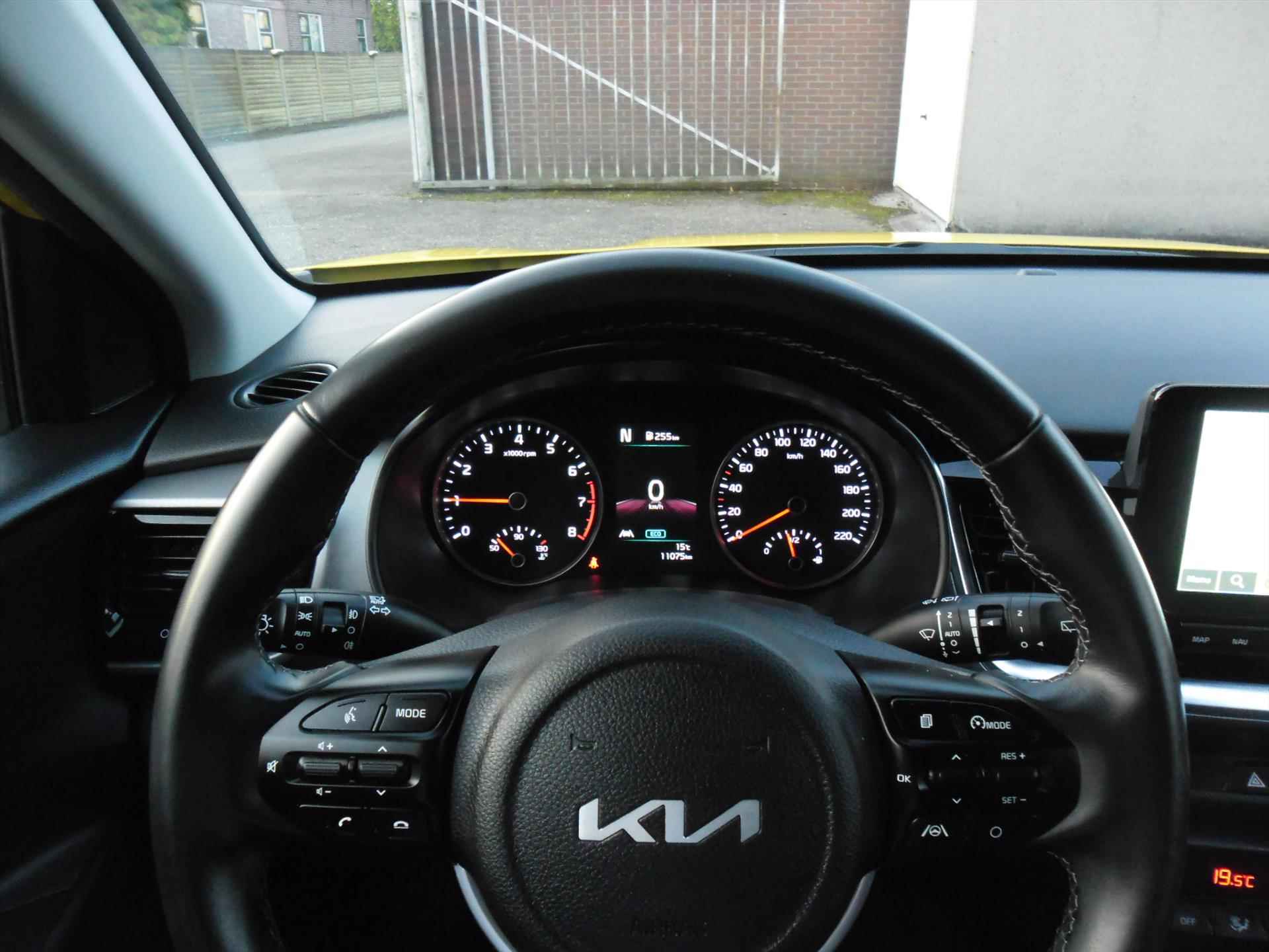 Kia Stonic 1.0 T-GDi MHEV DYNAMIC PLUS LINE NAV ECC 17"LMV CAMERA PDC 11067 KM RIJKLAARPRIJS - 8/19