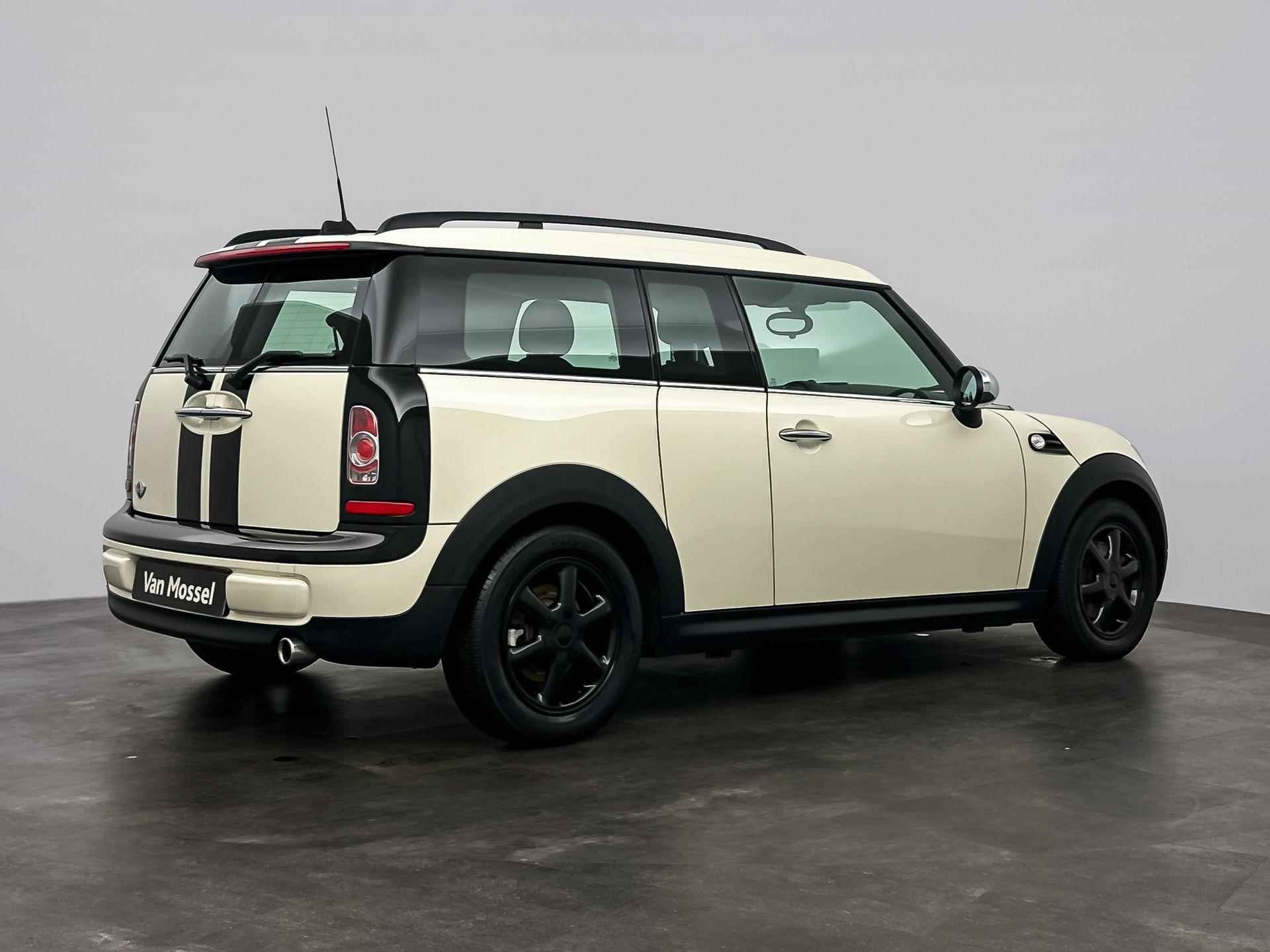 Mini Clubman 1.6 One Chili | Navigatie | Half-lederen bekleding | Climate Control | Bluetooth | Lichtmetalen Velgen | - 9/24