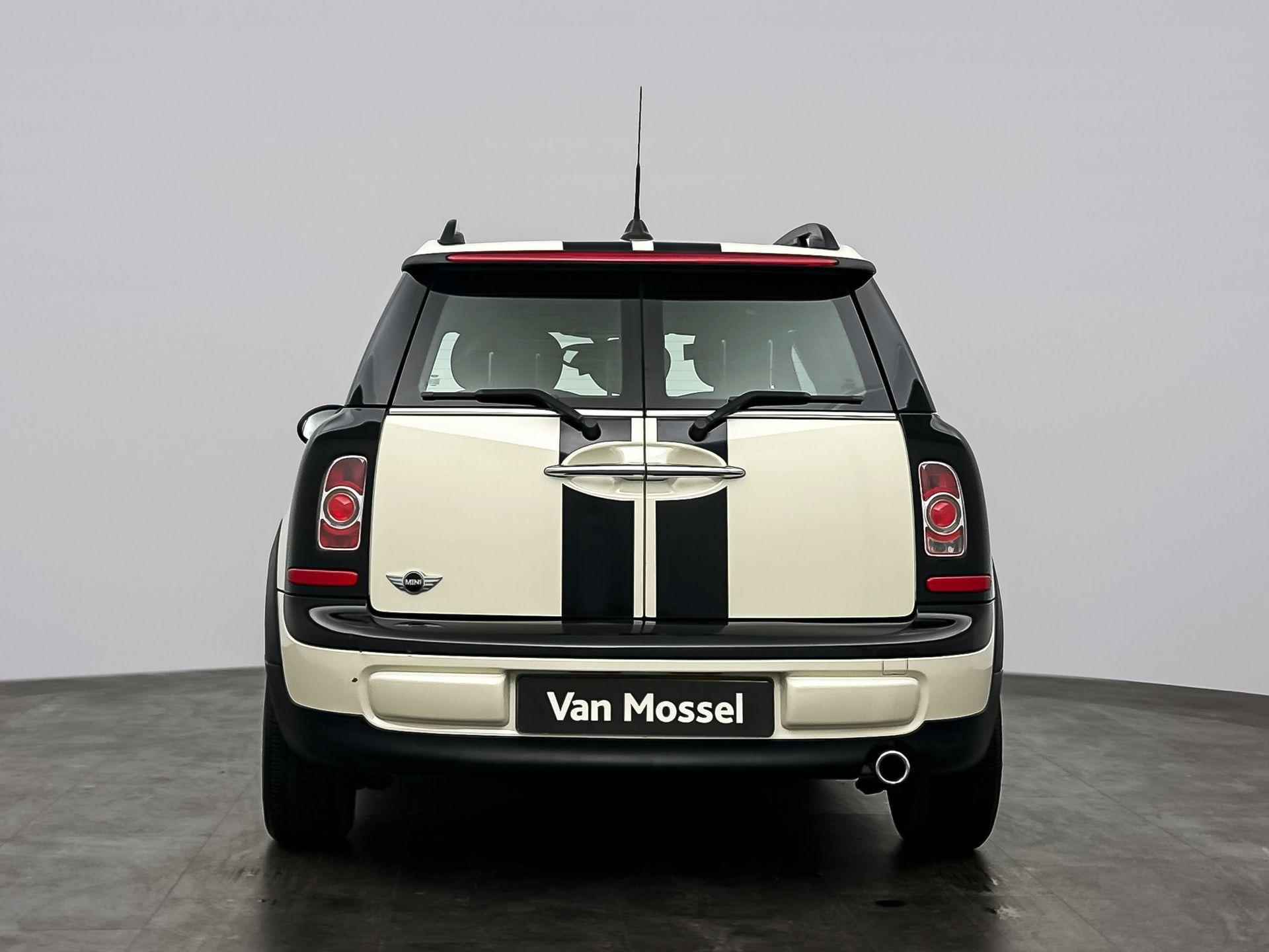 Mini Clubman 1.6 One Chili | Navigatie | Half-lederen bekleding | Climate Control | Bluetooth | Lichtmetalen Velgen | - 11/24