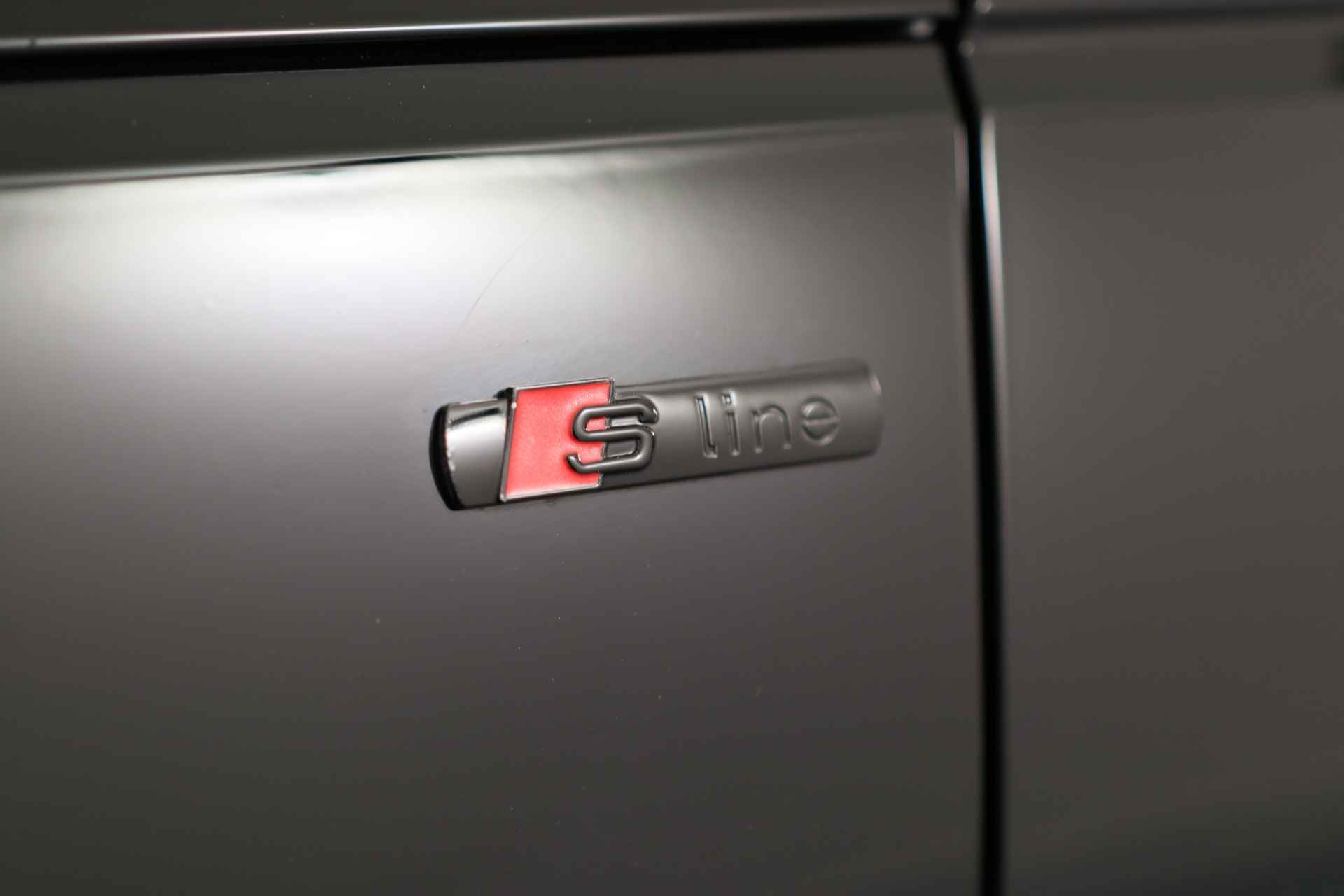 Audi A4 Limousine 35 TFSI Design Pro Line | Leder | Navi | Stoelverwarming | ECC | Keyless | Cruise | LED | 18'' Lichtmetalen Velgen - 33/52