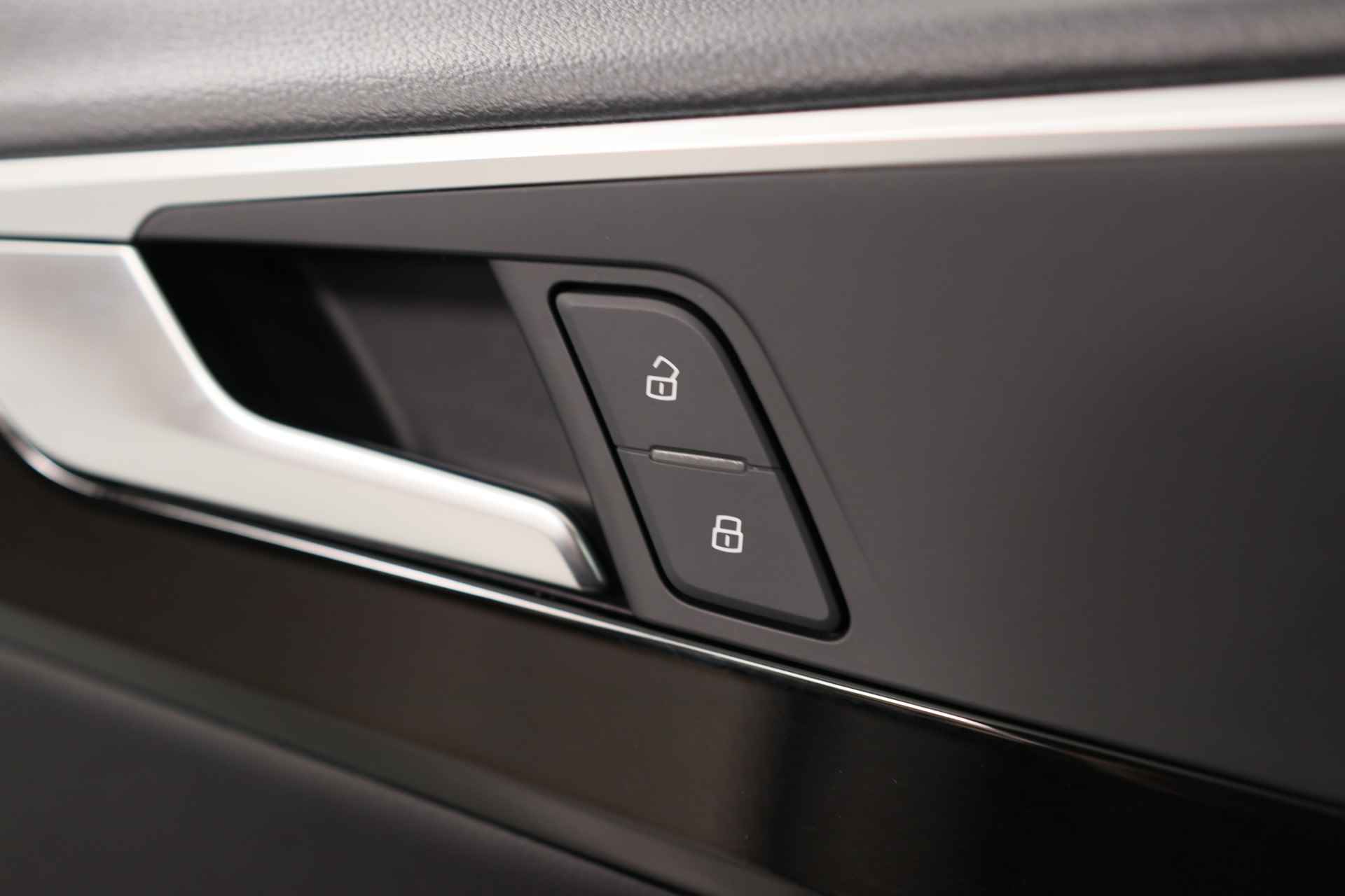 Audi A4 Limousine 35 TFSI Design Pro Line | Leder | Navi | Stoelverwarming | ECC | Keyless | Cruise | LED | 18'' Lichtmetalen Velgen - 41/52