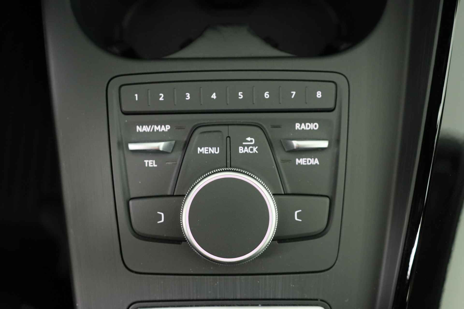 Audi A4 Limousine 35 TFSI Design Pro Line | Leder | Navi | Stoelverwarming | ECC | Keyless | Cruise | LED | 18'' Lichtmetalen Velgen - 47/52