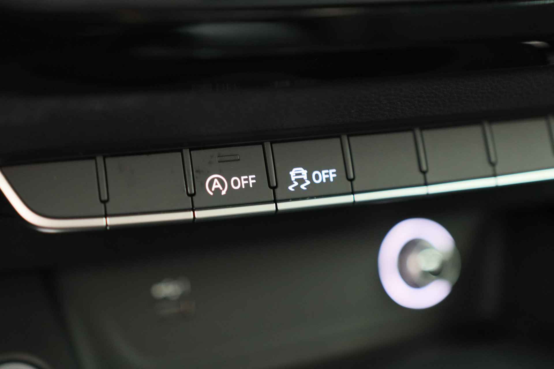 Audi A4 Limousine 35 TFSI Design Pro Line | Leder | Navi | Stoelverwarming | ECC | Keyless | Cruise | LED | 18'' Lichtmetalen Velgen - 49/52