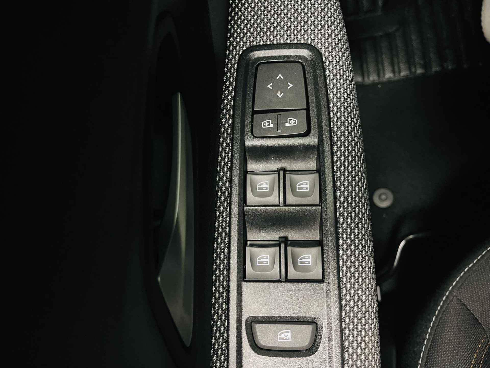 Dacia Sandero 1.0 TCe 90 Expression Navi airco camera parkeersensoren voor + achter hoge instap apple carplay android auto zeer mooie auto met weinig km - 12/19