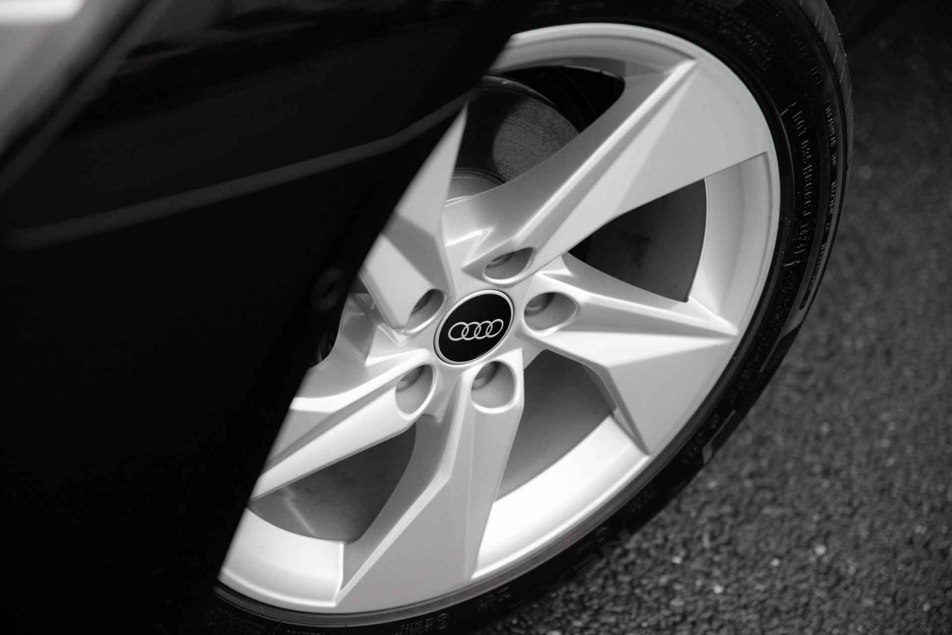 Audi A3 Sportback 30 TFSI Advanced edition | Zwart optiek - 8/44