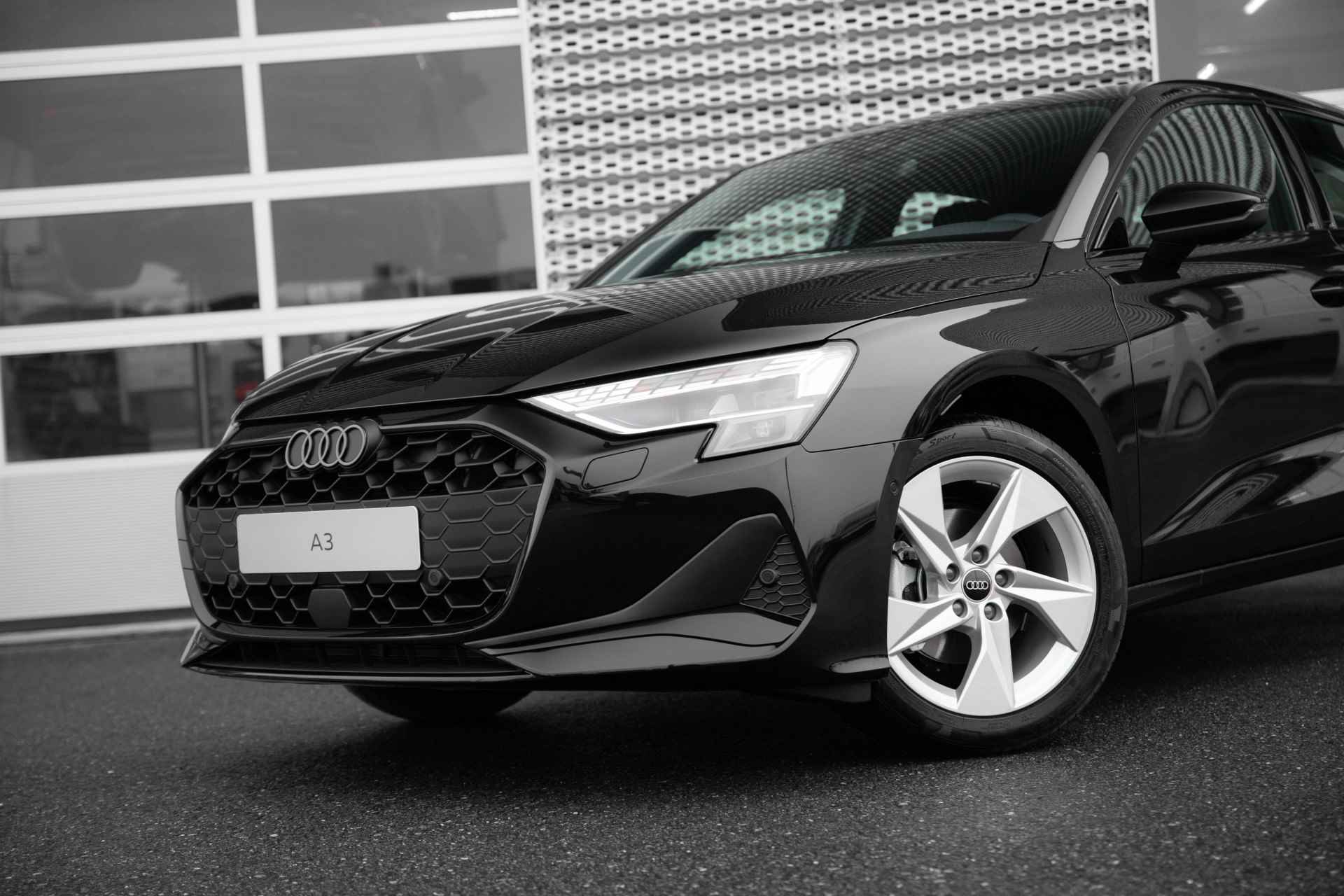 Audi A3 Sportback 30 TFSI Advanced edition | Zwart optiek - 18/44