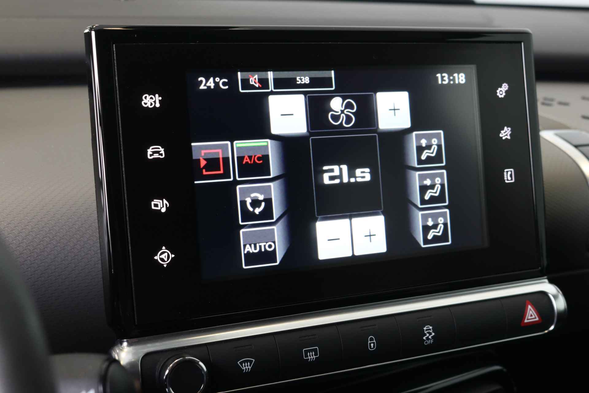 Citroën C4 Cactus 1.2 PureTech One-Tone | Camera Achter | Cruise Control | Navi | L.M.V 17" | DAB | Trekhaak | - 28/41