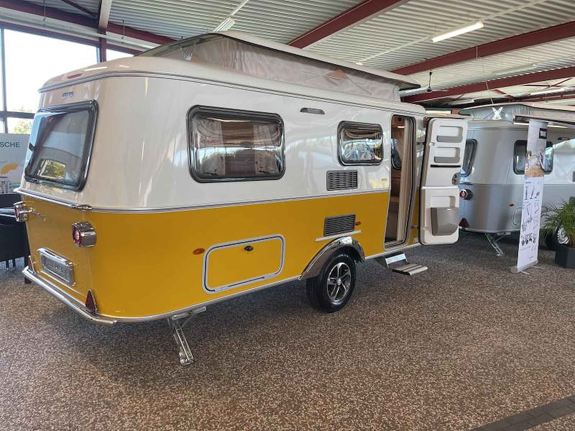 Eriba Touring 542 Nugget Gold -/- € 2.500 - 9/9