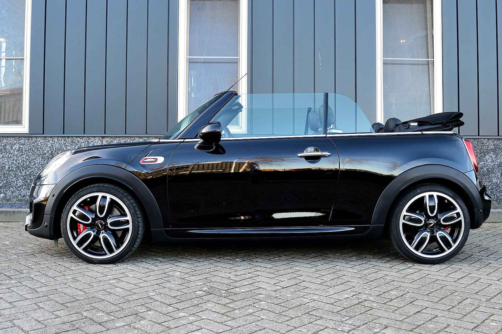 MINI Cabrio 2.0 John Cooper Works Chili Rijklaarprijs-Garantie Leder Sport Interieur Led Navigatie Camera - 2/40