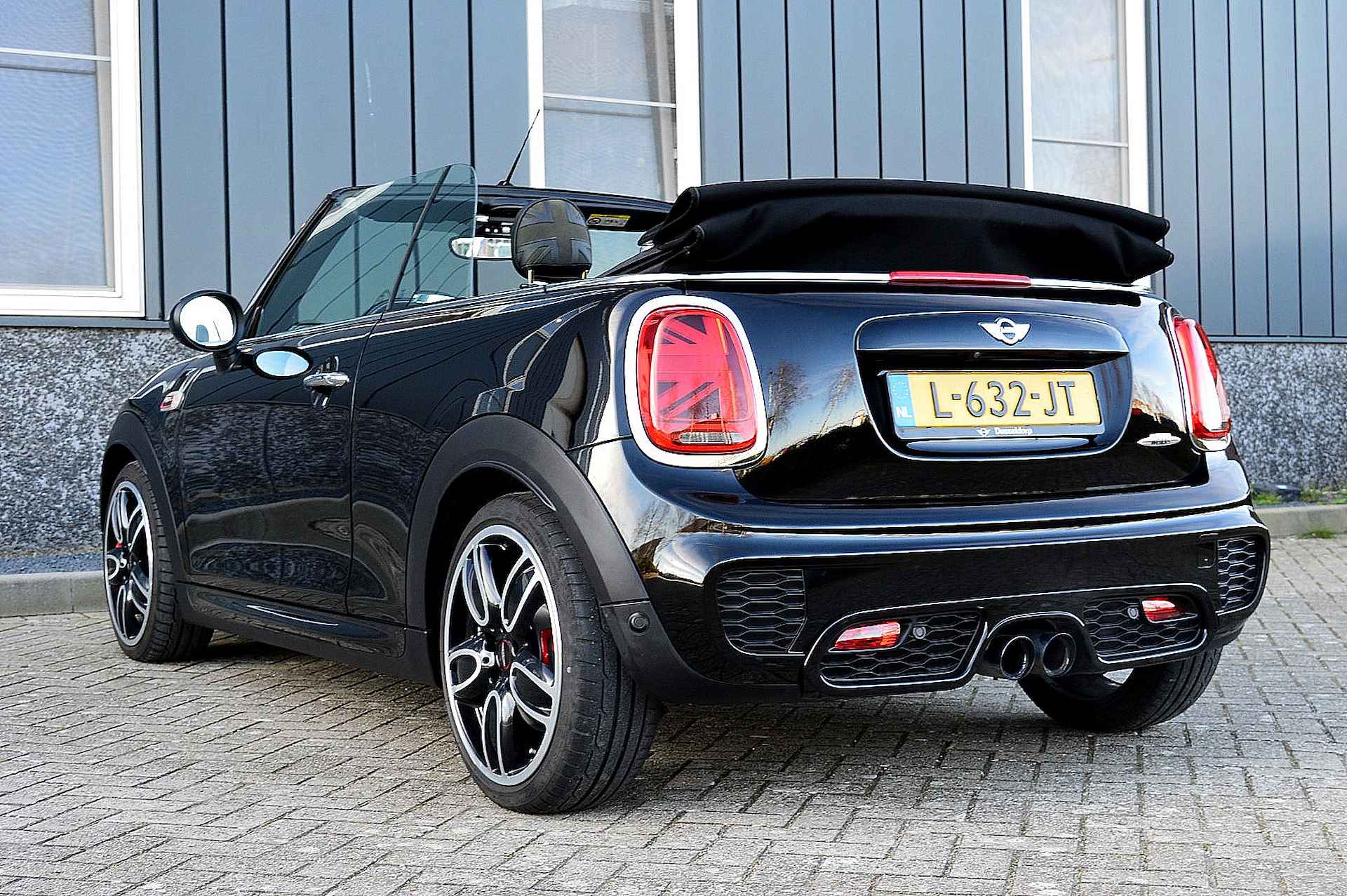 MINI Cabrio 2.0 John Cooper Works Chili Rijklaarprijs-Garantie Leder Sport Interieur Led Navigatie Camera - 3/40