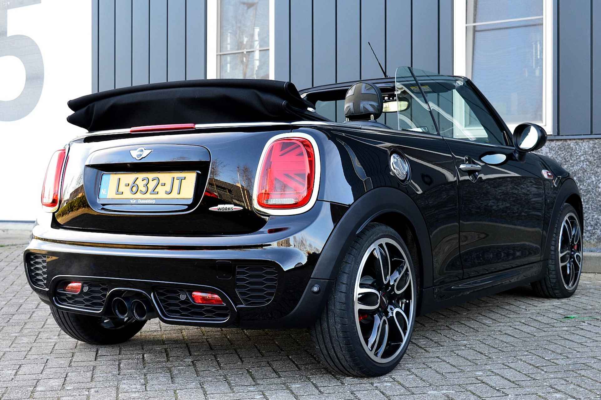 MINI Cabrio 2.0 John Cooper Works Chili Rijklaarprijs-Garantie Leder Sport Interieur Led Navigatie Camera - 5/40