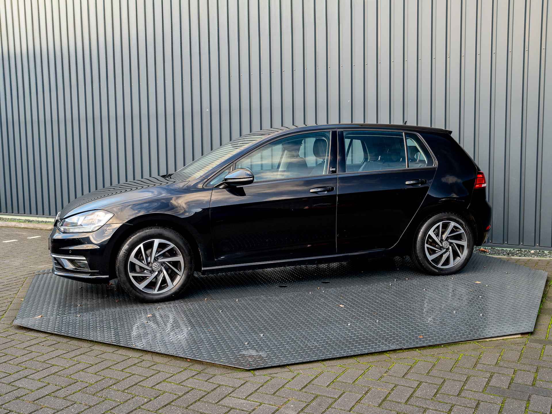 Volkswagen Golf 1.0 TSI Comfortline Business | Camera | Adapt. Cruise | Navi | Apple Carplay | Prijs Rijklaar!! - 3/46