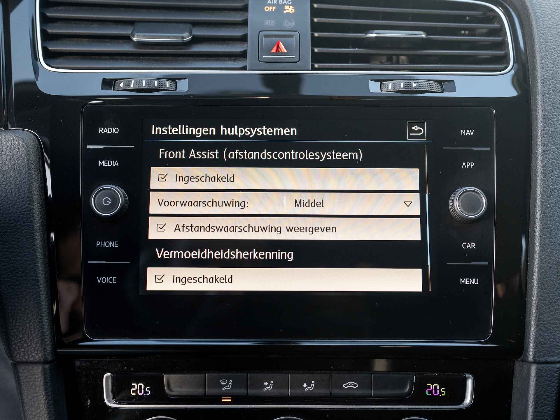 Volkswagen Golf 1.0 TSI Comfortline Business | Camera | Adapt. Cruise | Navi | Apple Carplay | Prijs Rijklaar!! - 31/46