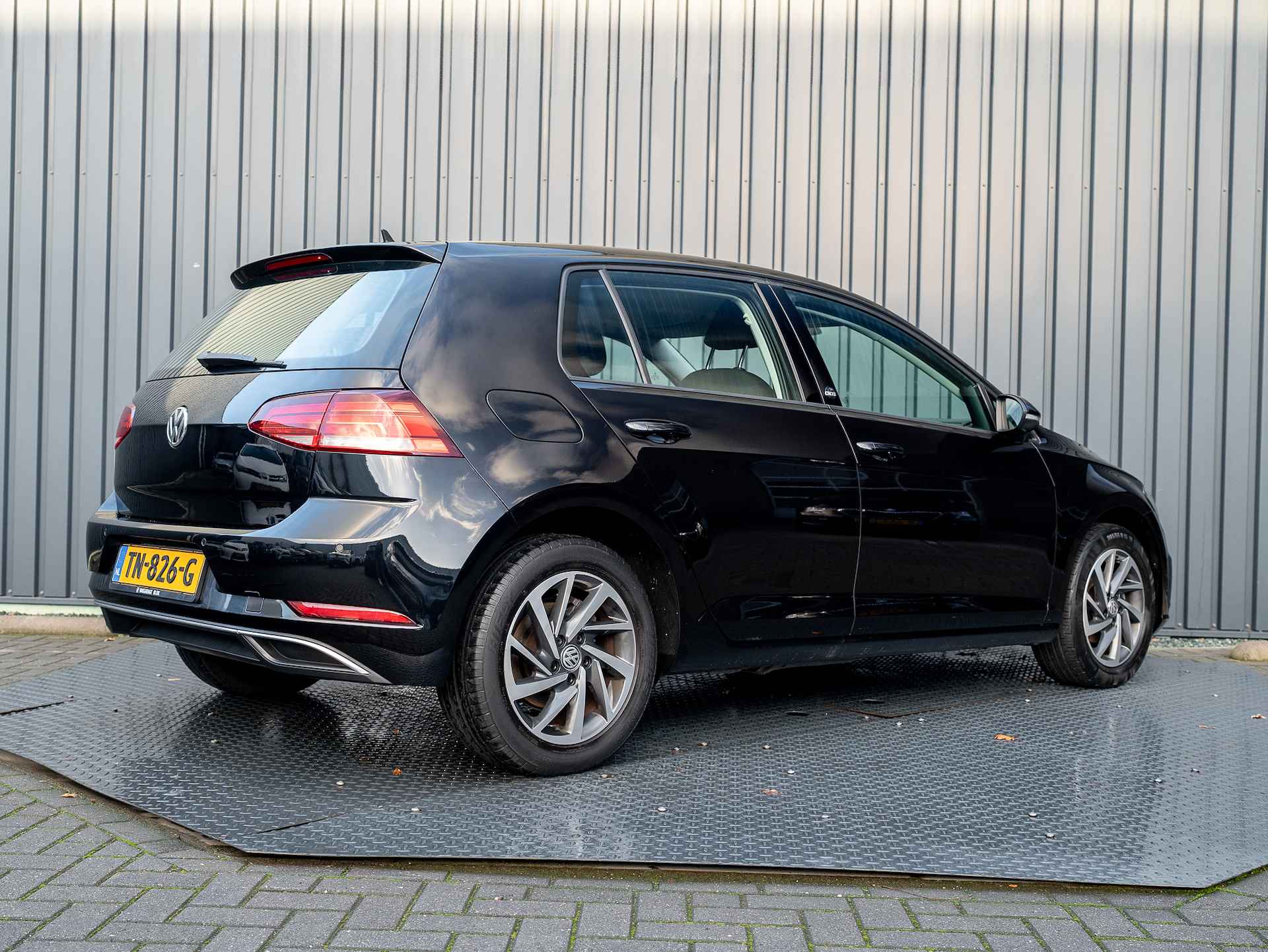 Volkswagen Golf 1.0 TSI Comfortline Business | Camera | Adapt. Cruise | Navi | Apple Carplay | Prijs Rijklaar!! - 45/46