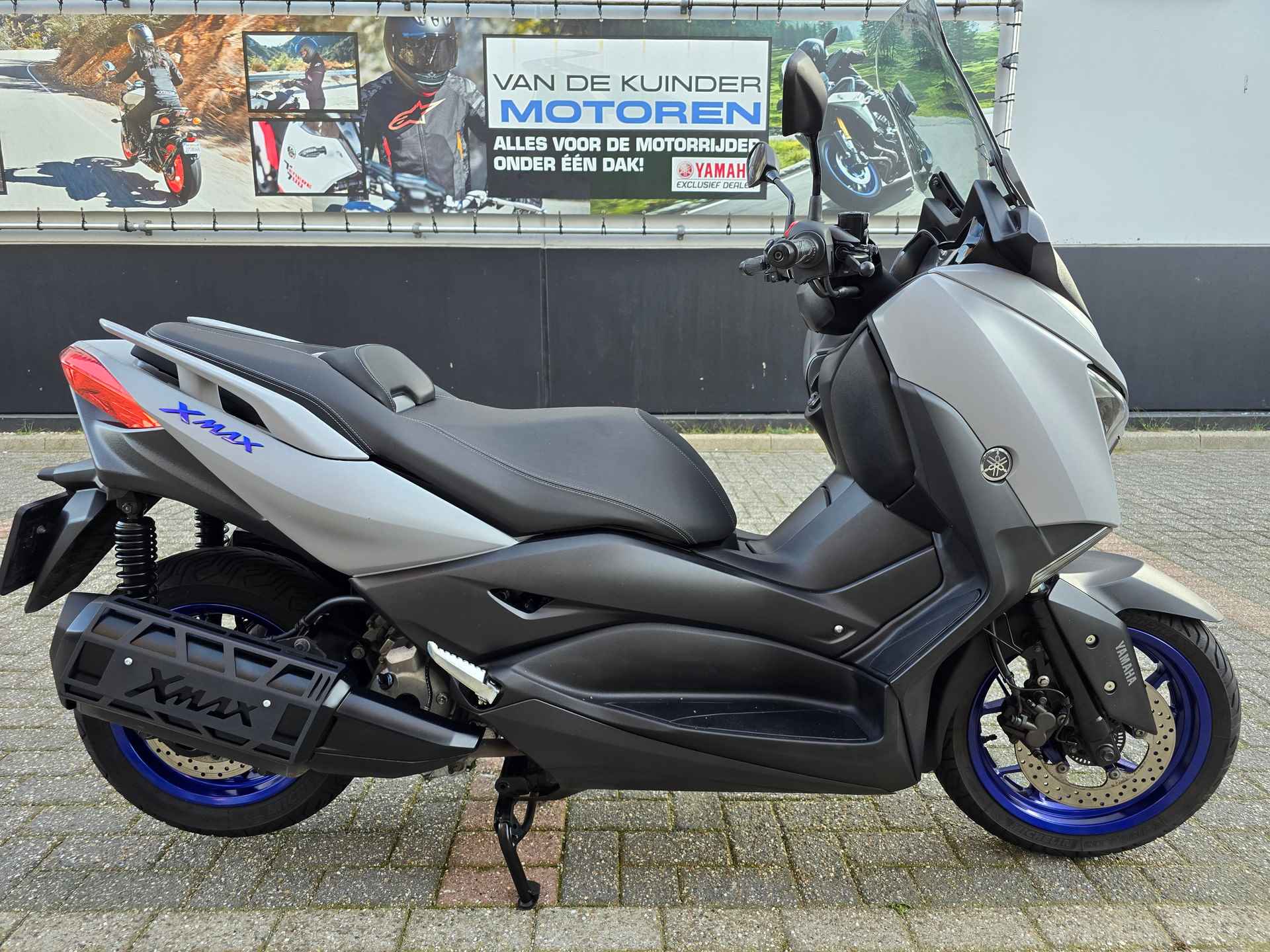 Yamaha XMAX 300 ABS - 1/23