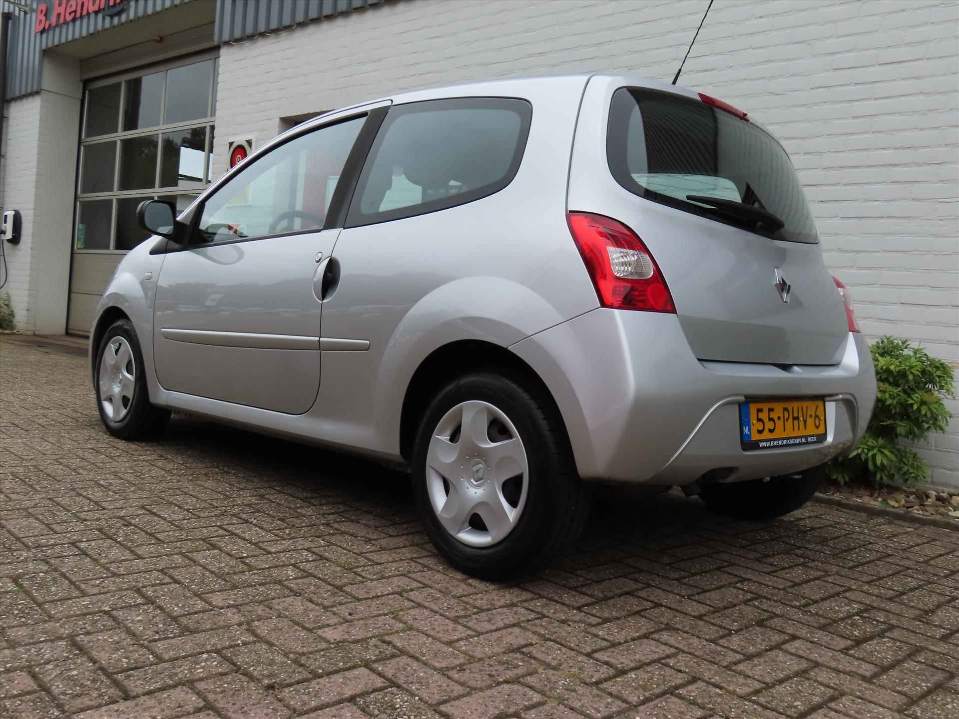 Renault Twingo 1.2 16V Dynamique/ Airco/ Cruise control/ Bumpers in kleur/ Origineel NL/ NAP - 30/32