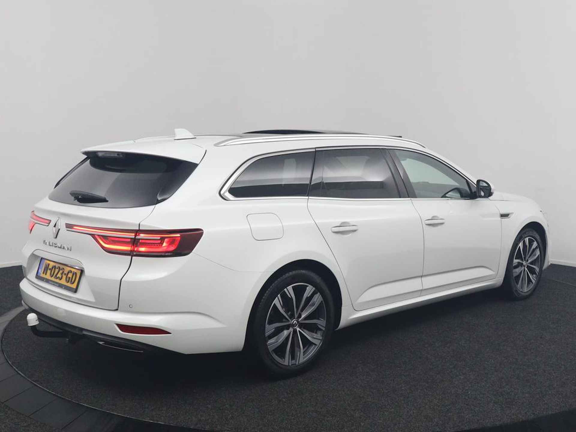 Renault Talisman Estate 1.3 TCe Business Intens | Trekhaak | Schuif/ Kanteldak | Bose Premium Audio | FACELIFT | LED Koplampen | 18'' Lichtmetalen Velgen | Parelmoer Lak | Origineel Nederlands | Nationale Auto Pas | - 5/47