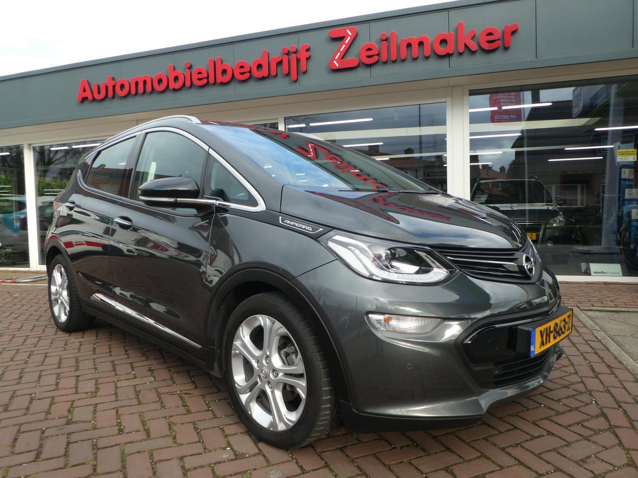 Opel Ampera-E Business executive 60 kWh Automaat, Xenon, Climatronic, Navi, Lichtmetalen velgen