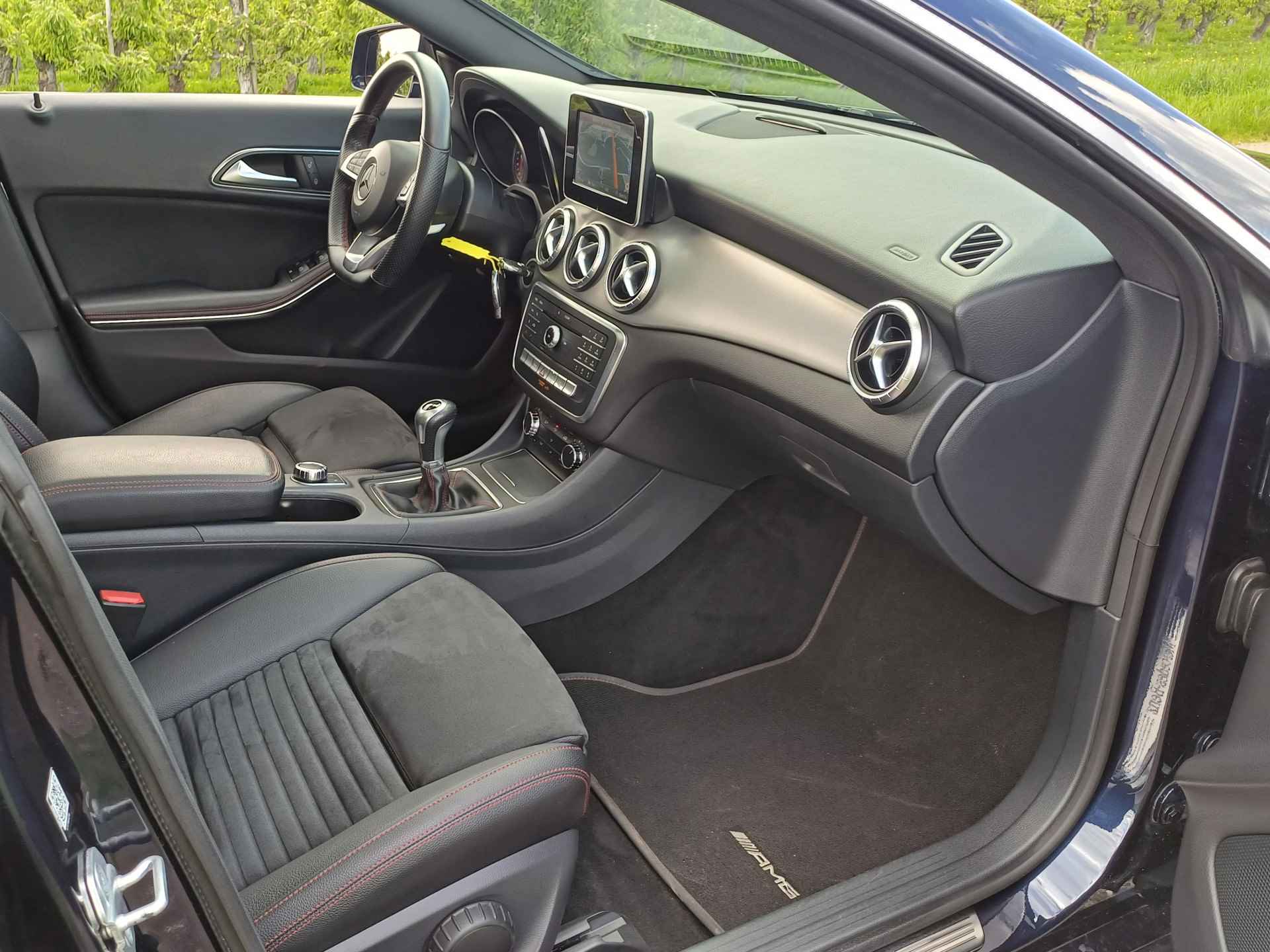 Mercedes-Benz CLA-Klasse Shooting Brake180 AMG Night Edition Plus AMG Line | LED | Pano dak | Navi | Parkeerhulp V+A | 100% onderhoud - 32/45