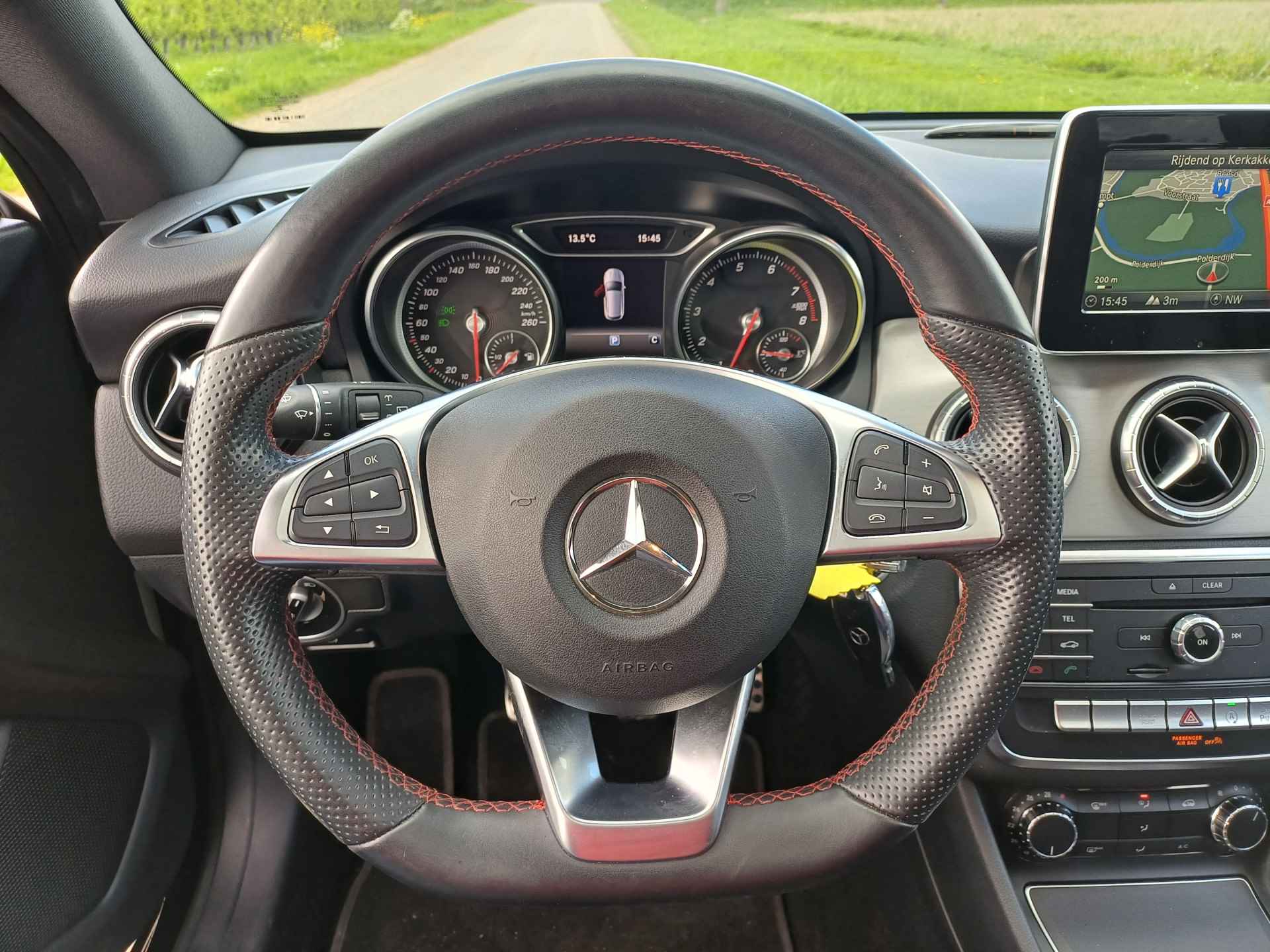 Mercedes-Benz CLA-Klasse Shooting Brake180 AMG Night Edition Plus AMG Line | LED | Pano dak | Navi | Parkeerhulp V+A | 100% onderhoud - 38/45