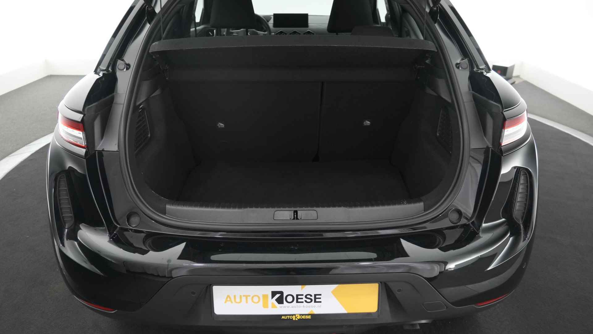 DS 3 Crossback PureTech 100 Montmartre | Parkeersensoren | Apple Carplay | Allseason Banden | Navigatie | Climate Control - 54/65