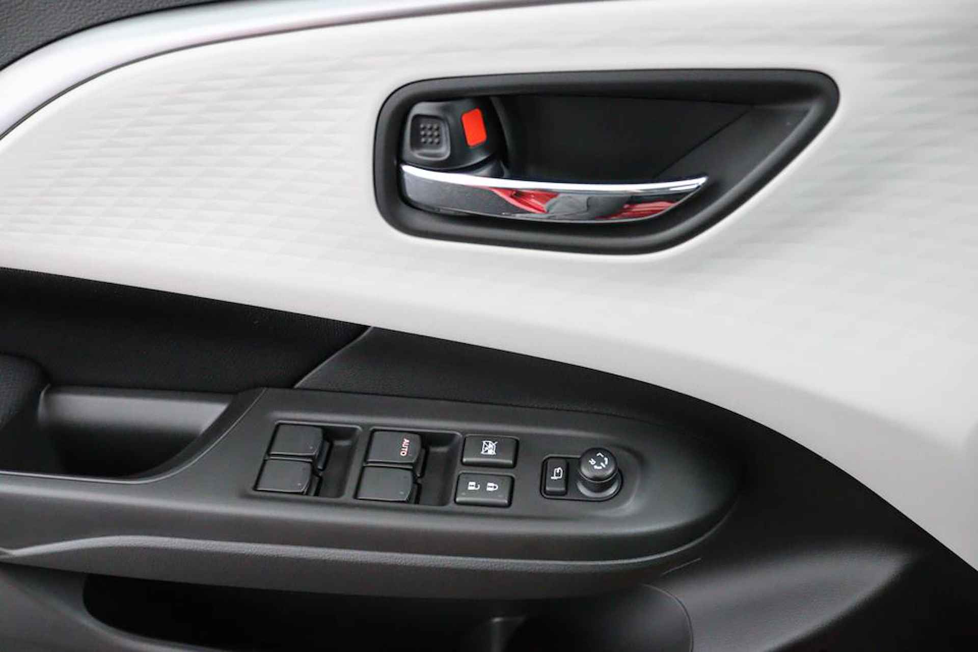 Suzuki Swift 1.2 Style Smart Hybrid | De Nieuwe Swift |6 Jaar Garantie | Suzuki Safety System Pro | Meest Luxe Uitvoering | - 25/48