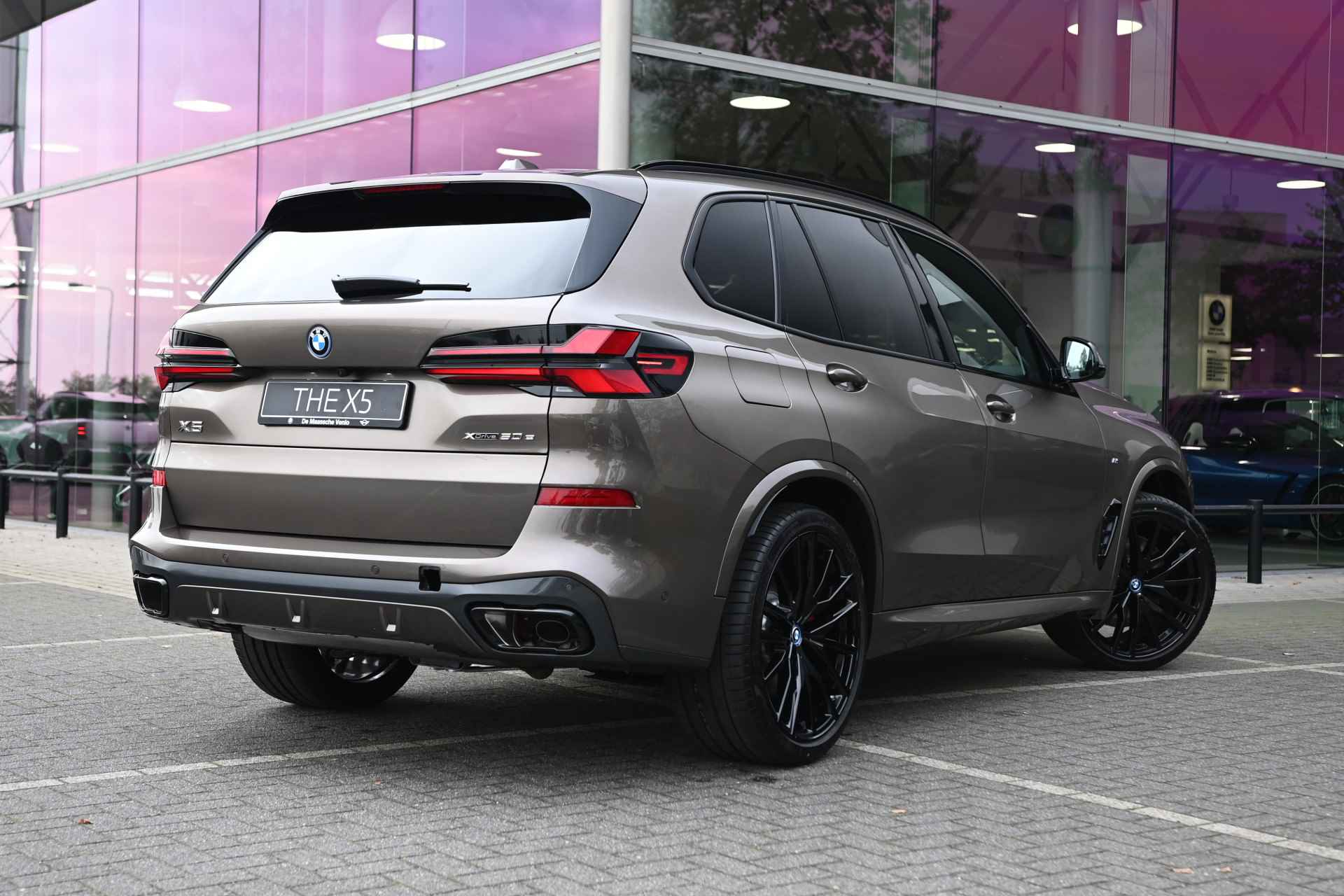 BMW X5 xDrive50e High Executive M Sport Automaat / Panoramadak Sky Lounge / Trekhaak / Bowers & Wilkins / Stoelventilatie / Adaptieve LED / Parking Assistant Professional - 3/38