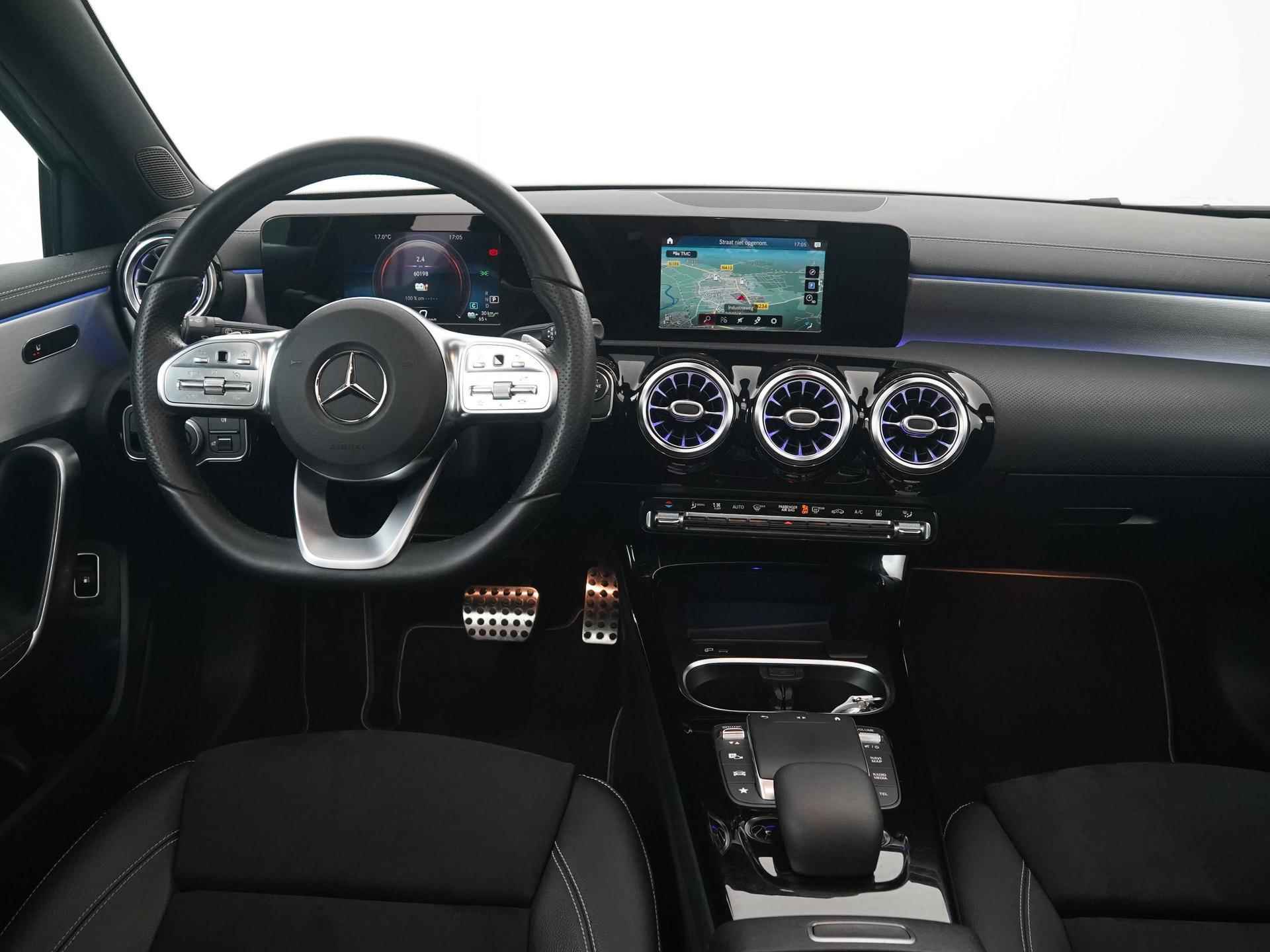 Mercedes-Benz A-klasse 250e AMG Night | Panoramadak | Carplay | Sfeerverlichting | LED High Performance | Zondag Open! - 5/43