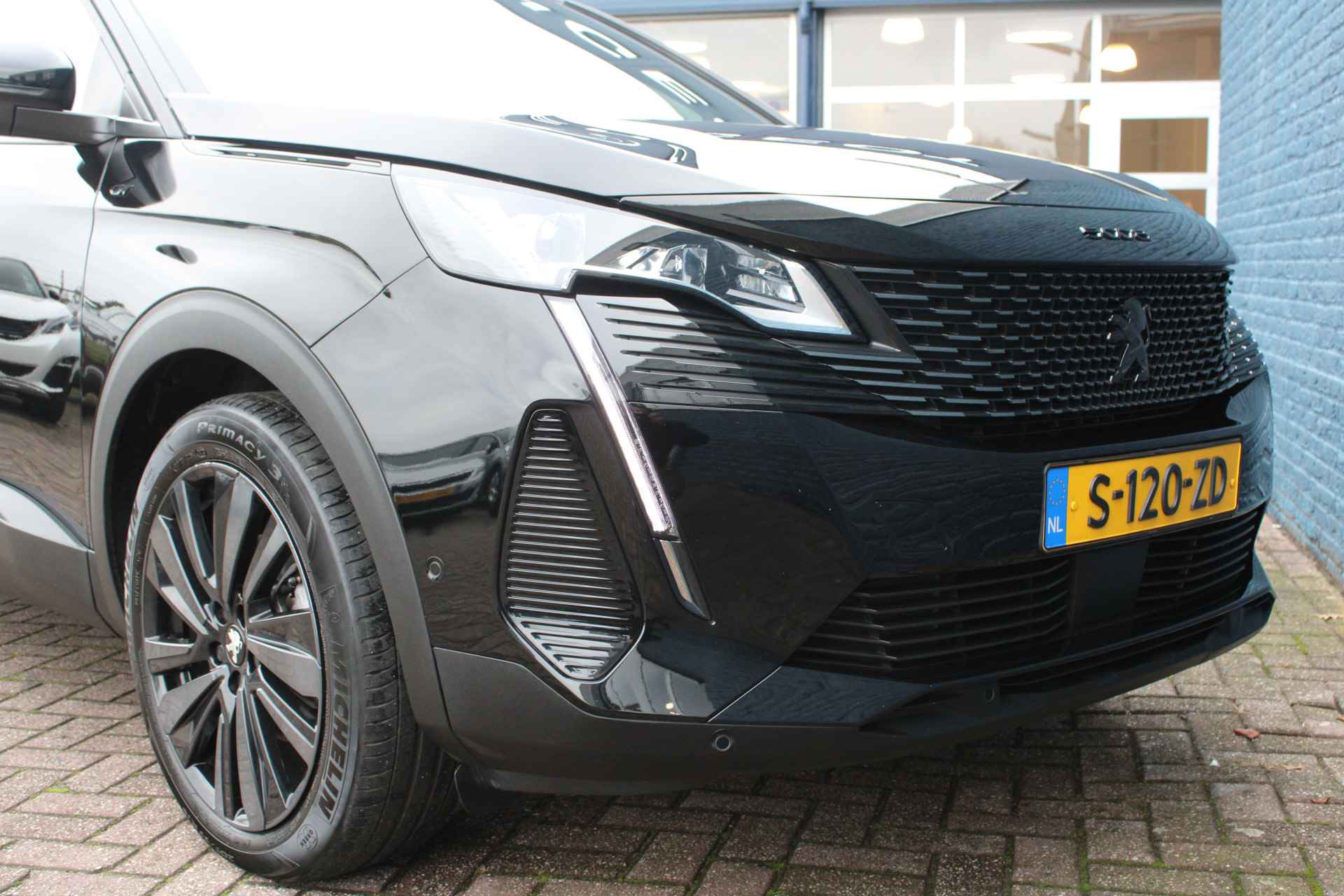 Peugeot 5008 SUV 1.2 PureTech 130pk EAT8 GT 7p | Automaat | Navigatie | Camera | Black Pack | Stoelverwarming | - 8/36