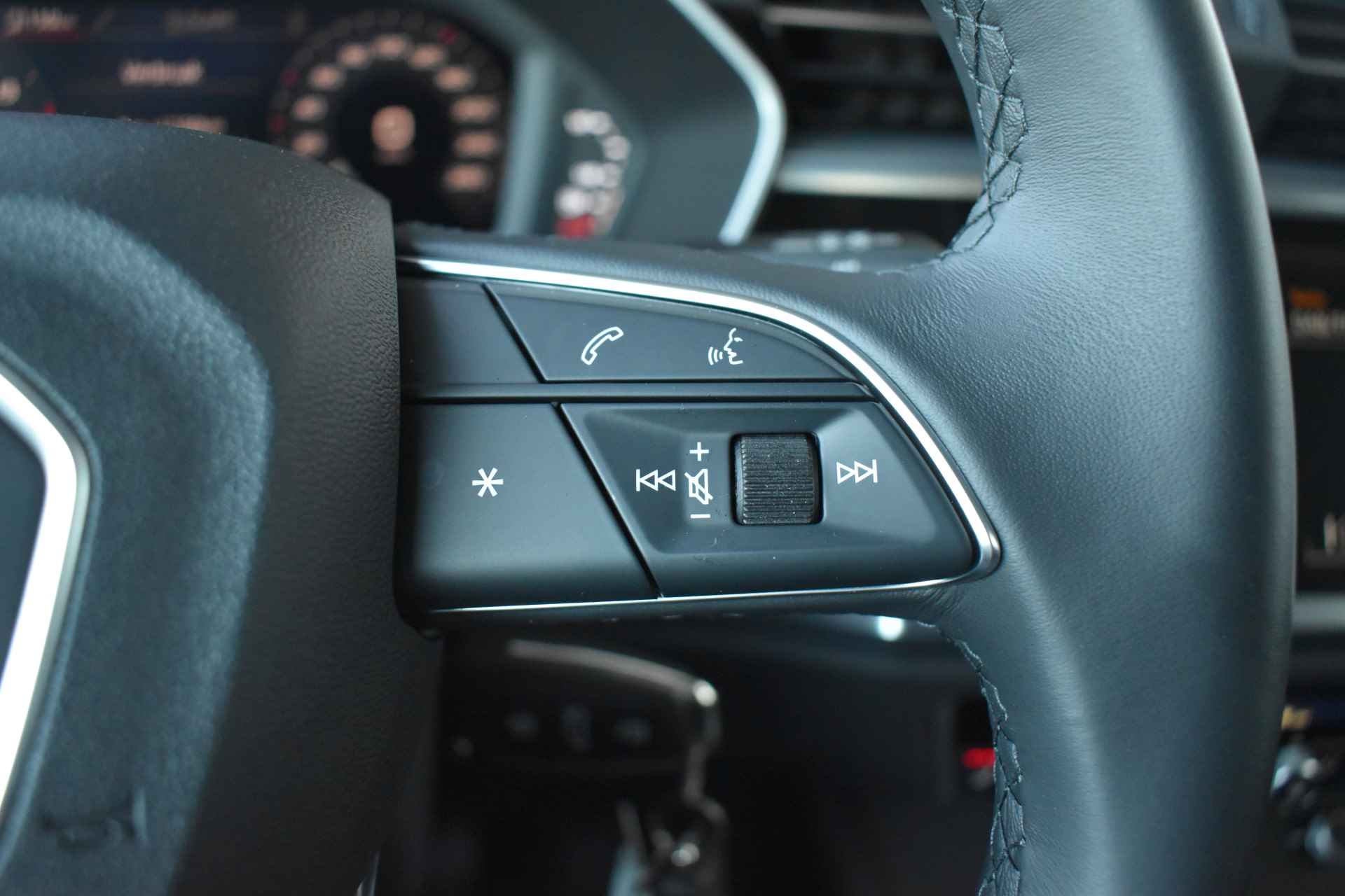 Audi Q3 35 TFSI S edition LED / ZWART OPTIEK / ELEKTR ACHTERKLEP / CARPLAY / SPORTSTOELEN / CLIMATE / STOELVERWARMING - 15/28