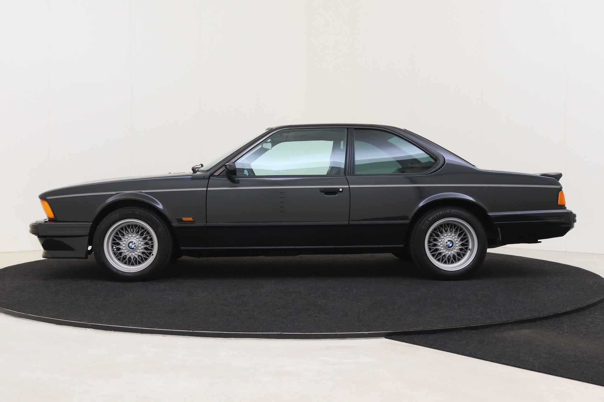 BMW 6 Serie 635 CSi / Sportstoel Leder / Airco / Sperdifferentieel / Shadow-Line / Koplichthoogteverstelling - 15/50