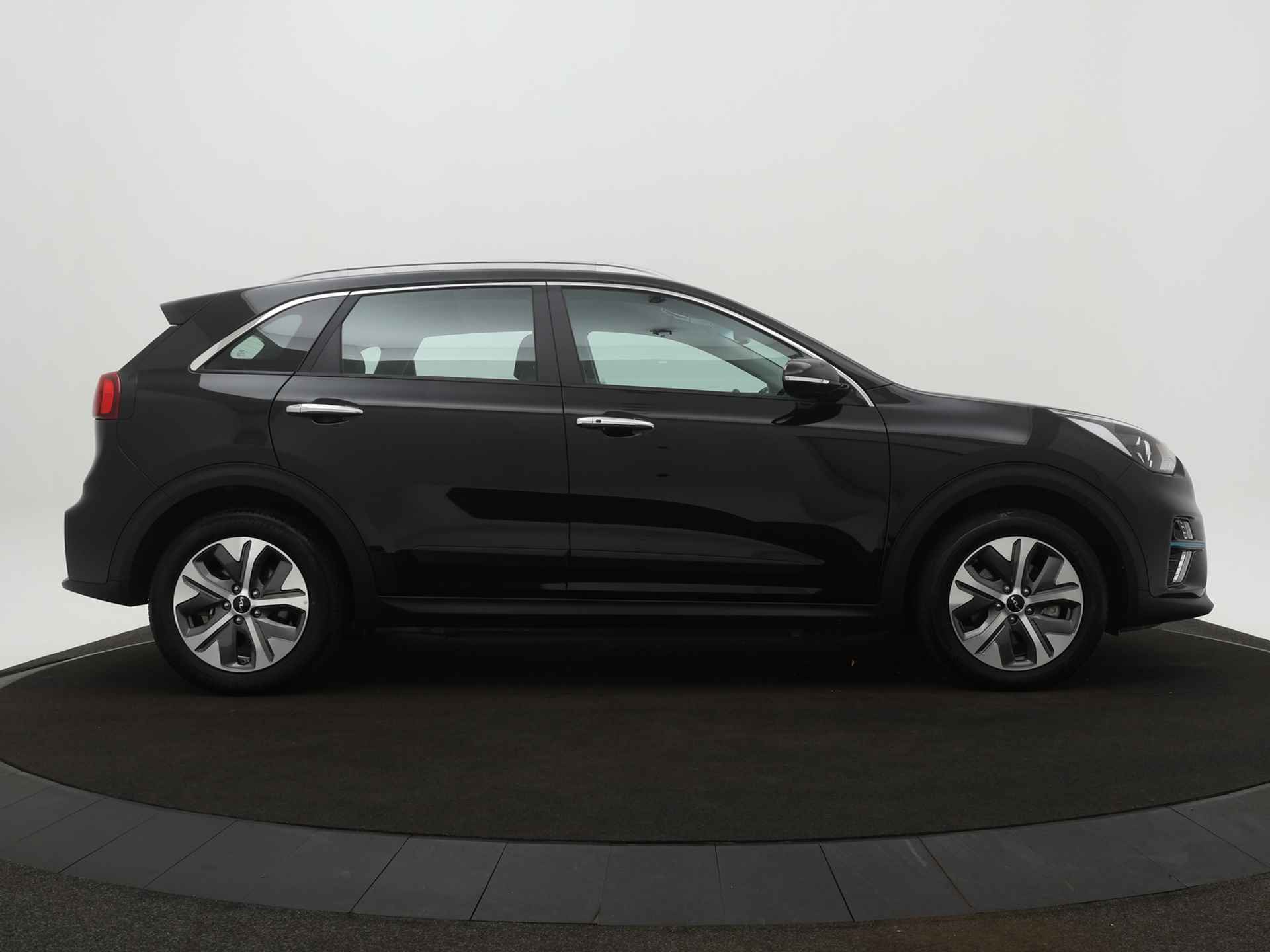 Kia e-Niro DynamicLine 64 kWh 3 Fase *€2000 Subsidie beschikbaar* - Cruise Control - Navigatie - Bluetooth telefonie  Fabrieksgarantie tot 04-2029 - 9/48