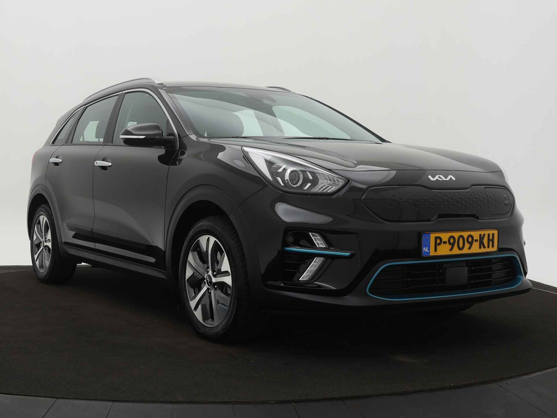 Kia e-Niro DynamicLine 64 kWh 3 Fase *€2000 Subsidie beschikbaar* - Cruise Control - Navigatie - Bluetooth telefonie  Fabrieksgarantie tot 04-2029 - 11/48