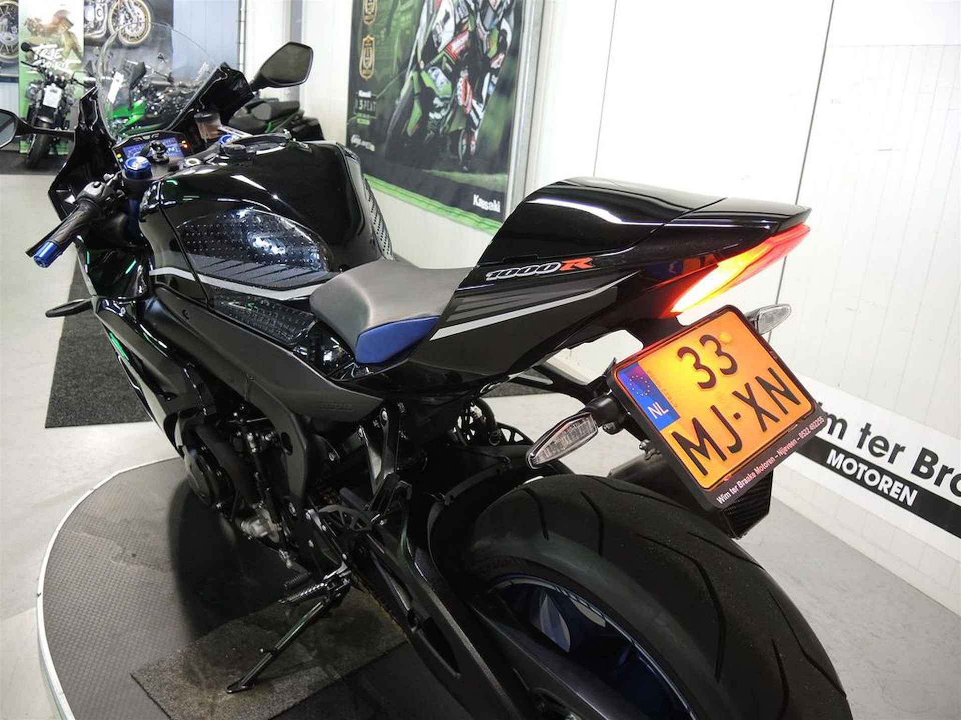 Suzuki GSX R 1000 RA - 8/22