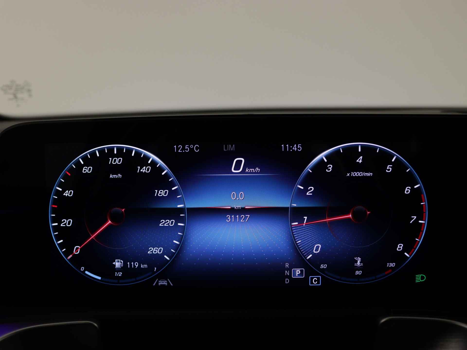 Mercedes-Benz GLB 200 AMG | Navigatie | Sfeerverlichting | Apple Carplay | Stoelverwarming | AMG-Line | Inclusief 24 maanden MB Certified garantie voor Europa. - 7/42
