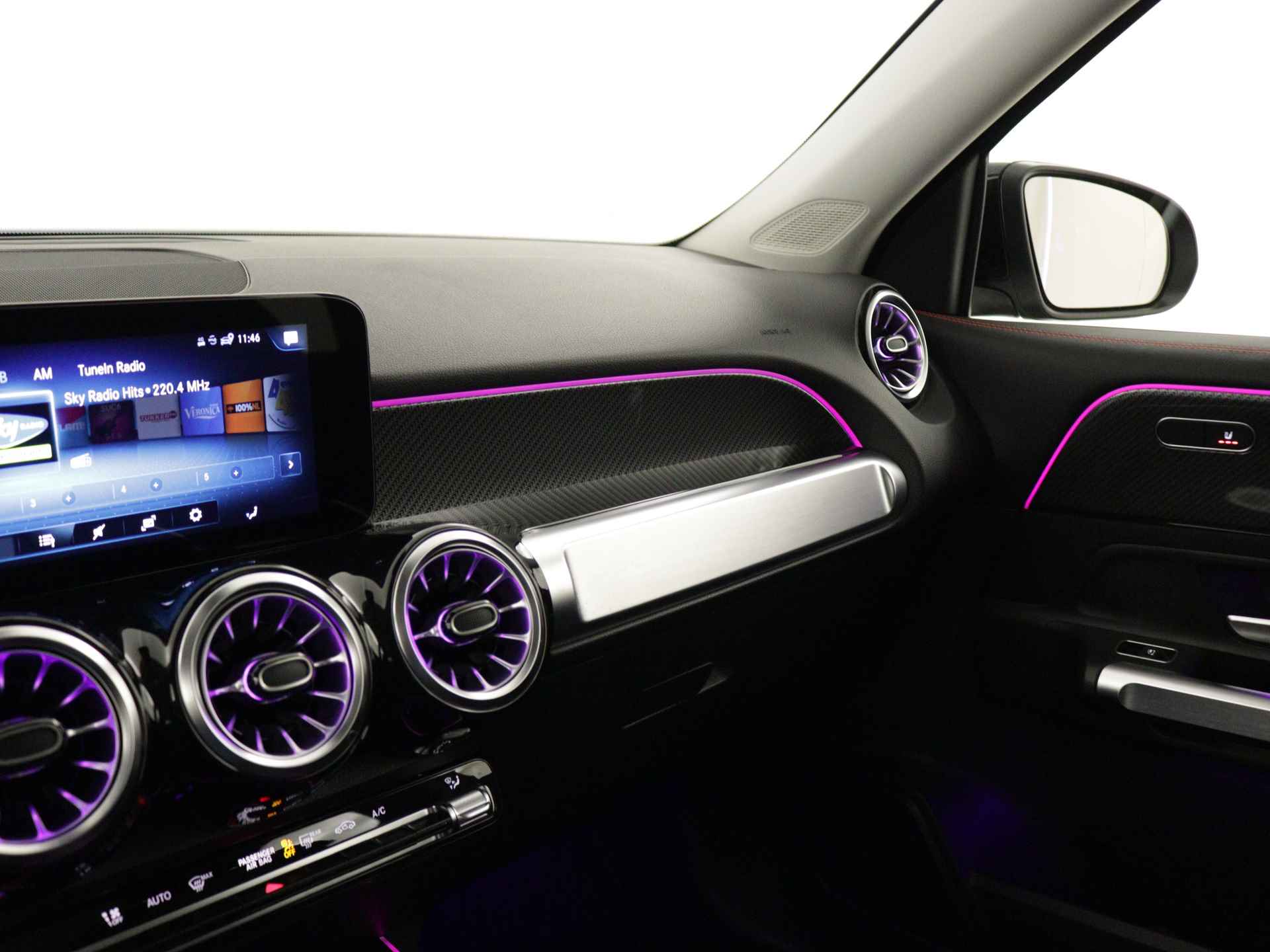 Mercedes-Benz GLB 200 AMG | Navigatie | Sfeerverlichting | Apple Carplay | Stoelverwarming | AMG-Line | Inclusief 24 maanden MB Certified garantie voor Europa. - 8/42