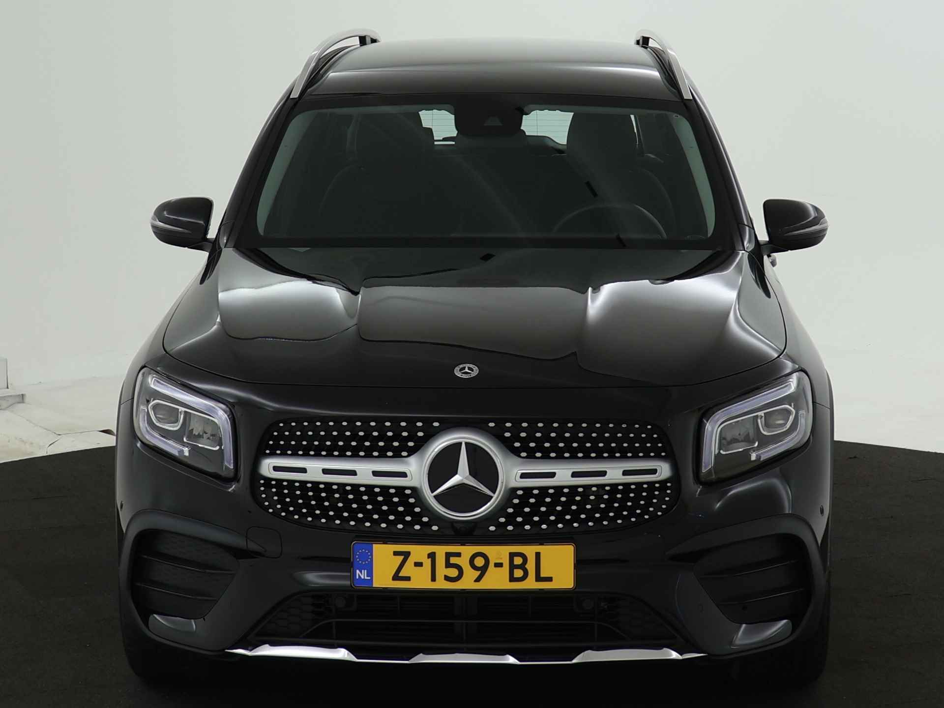 Mercedes-Benz GLB 200 AMG | Navigatie | Sfeerverlichting | Apple Carplay | Stoelverwarming | AMG-Line | Inclusief 24 maanden MB Certified garantie voor Europa. - 26/42