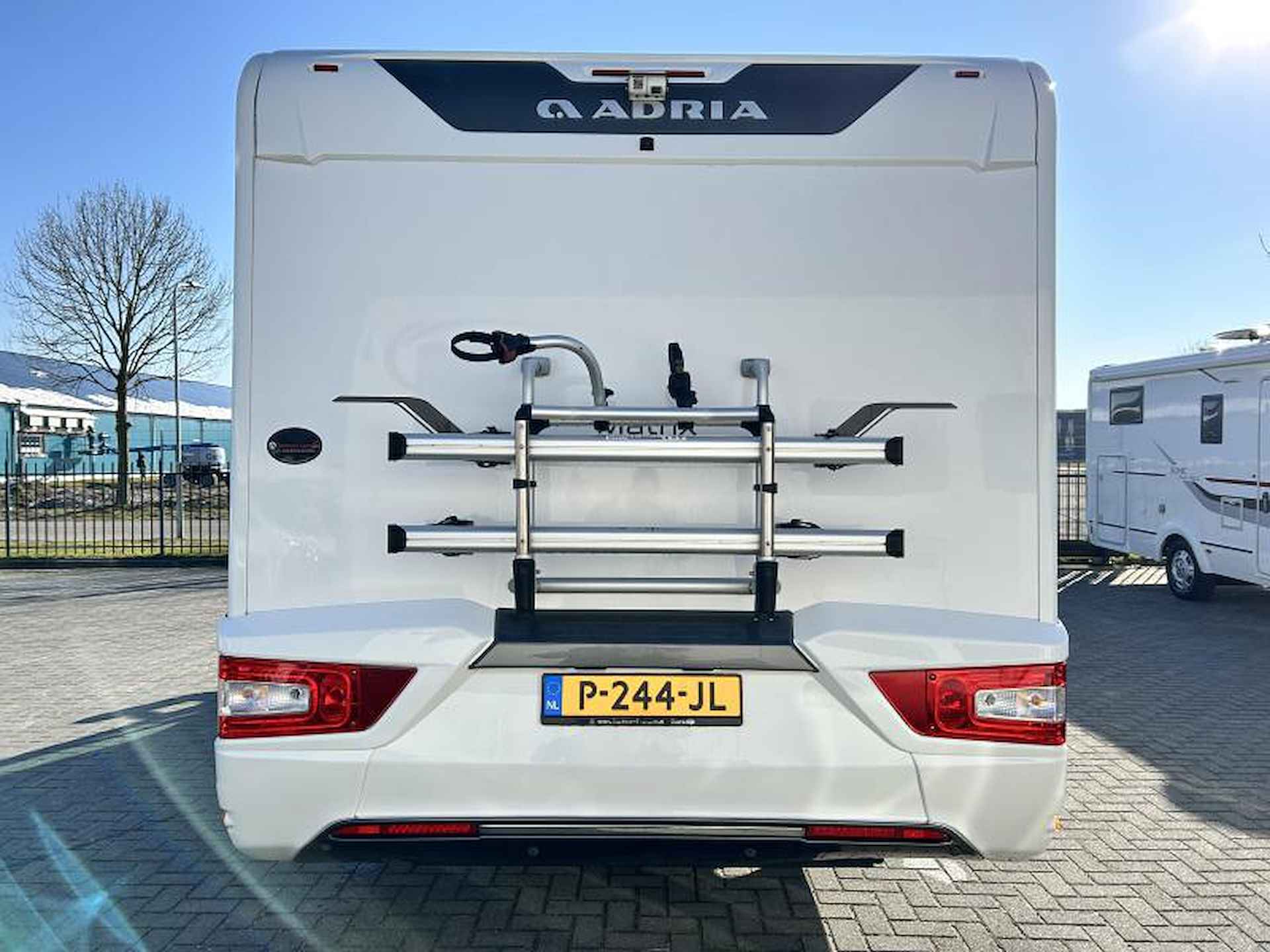 Adria Matrix 670 DC PLUS Queensbed/2020/Euro-6 - 25/25